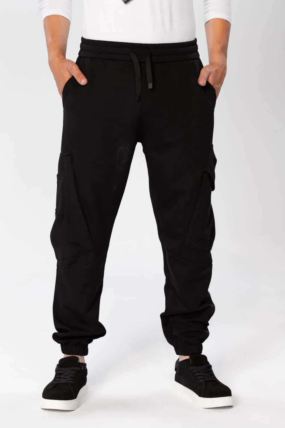 Men's Oversized Sweatpants With Drawstring In The Middle And Side Pockets - Image 4