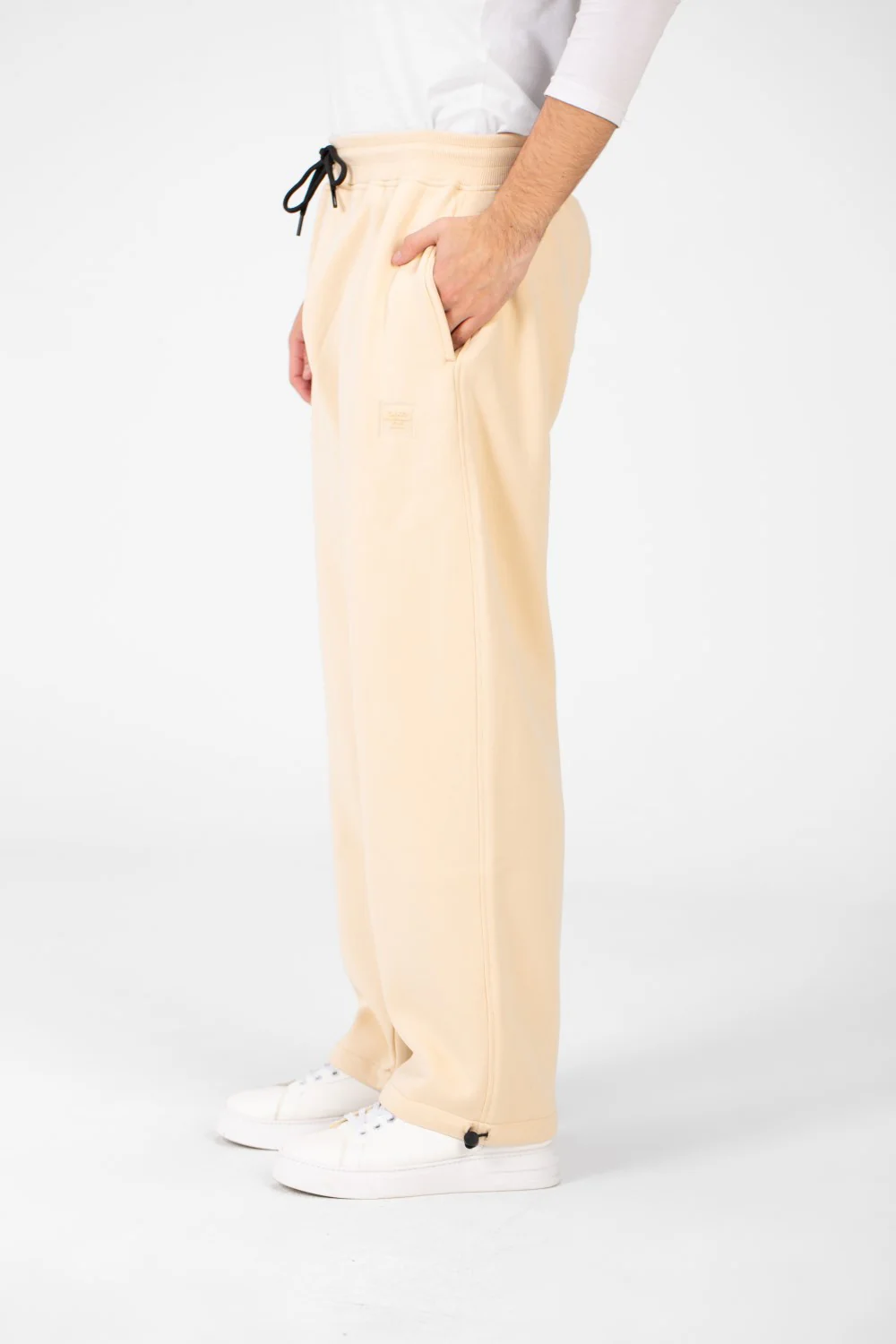 Men's Oversized Sweatpants With Drawstring Waist And Pockets - Image 4