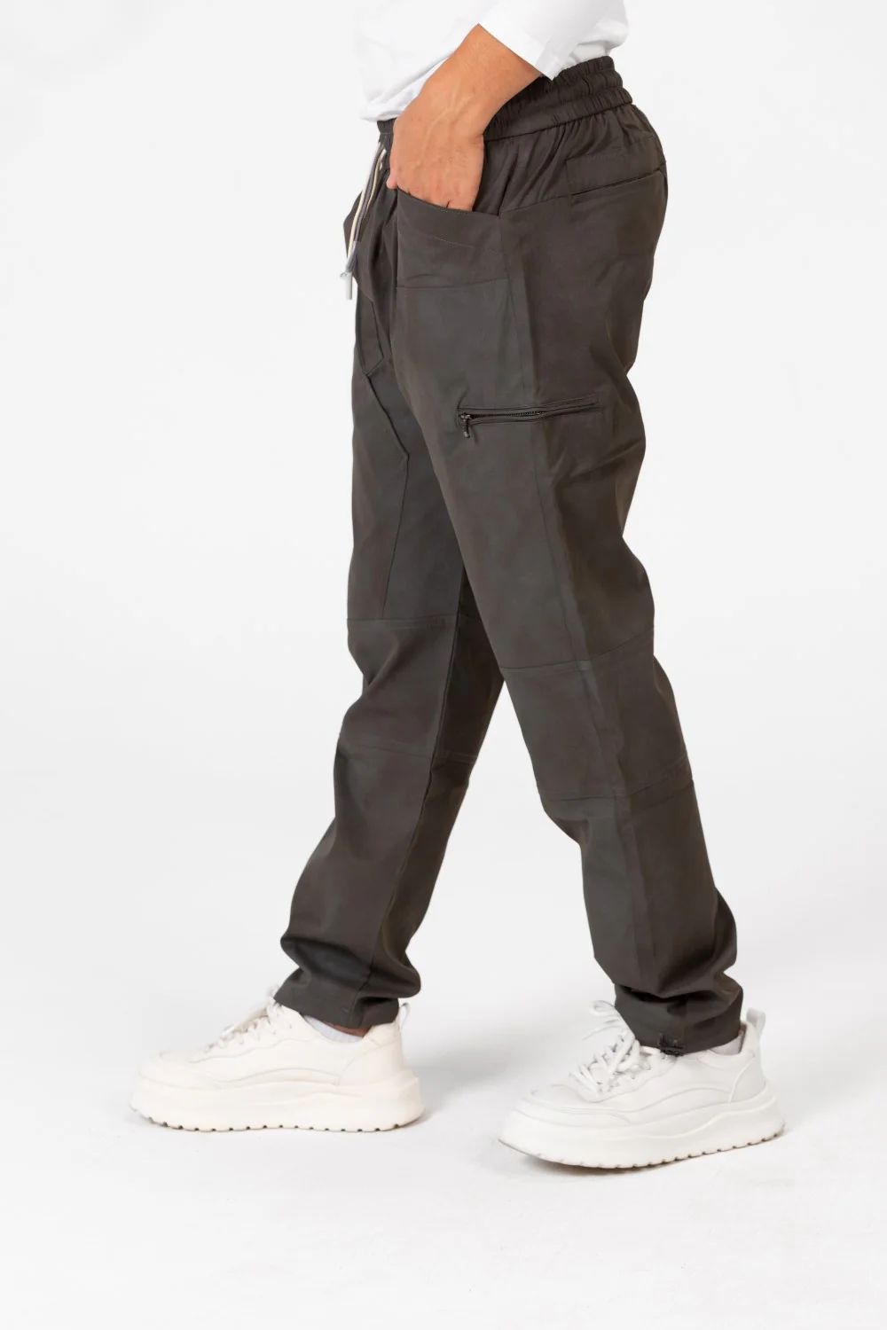 Men's Oversized Sweatpants With Elastic Waistband And Modern Zipper Pockets - Image 4