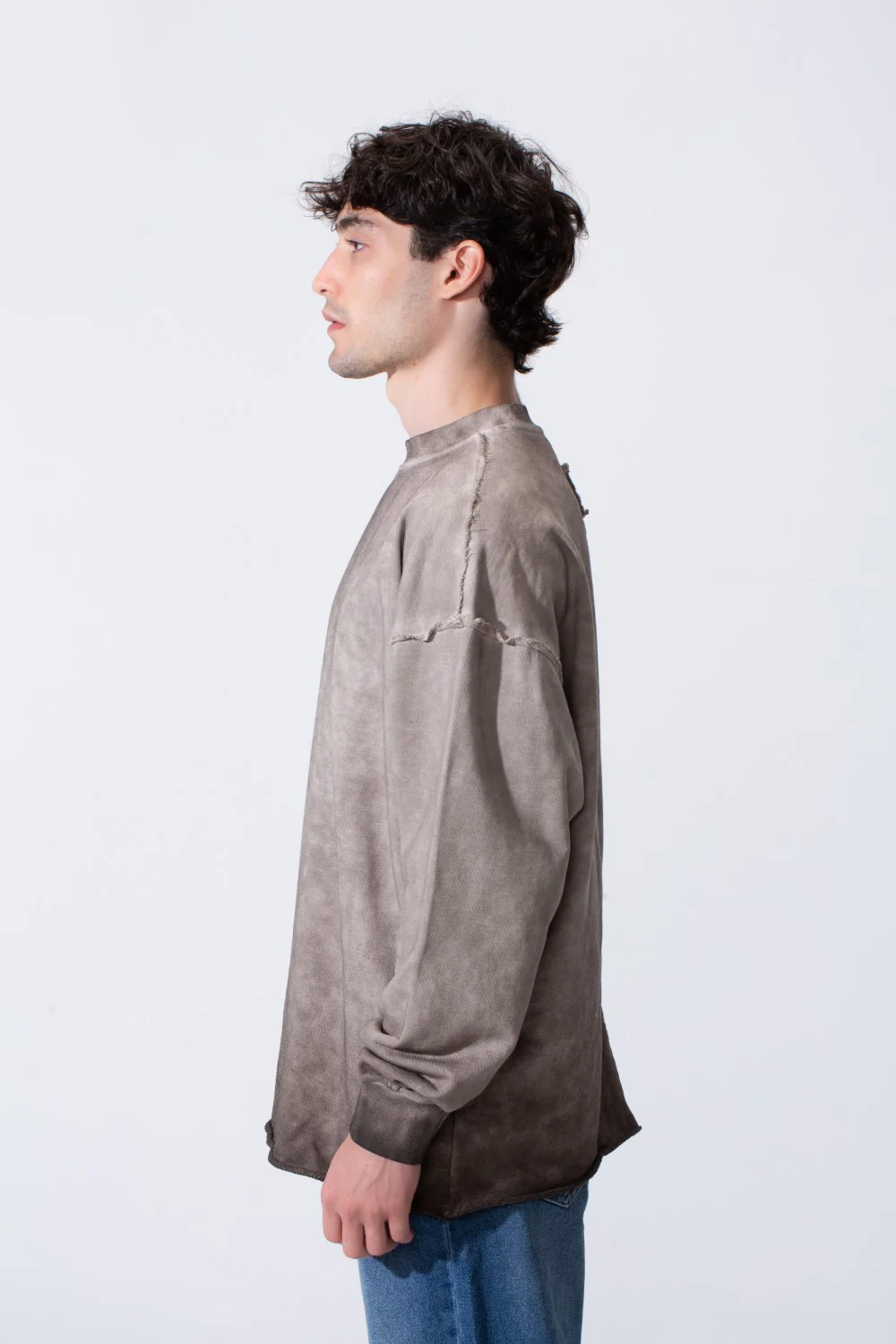 Men's Oversized Washed Sweatshirt With A Round Neck And Long Sleeves - Image 11