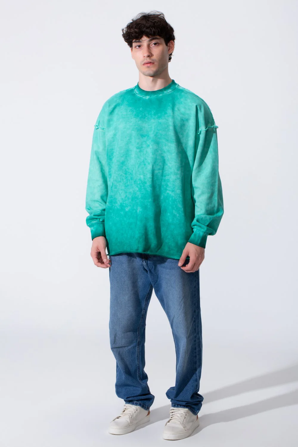 Men's Oversized Washed Sweatshirt With A Round Neck And Long Sleeves - Image 8