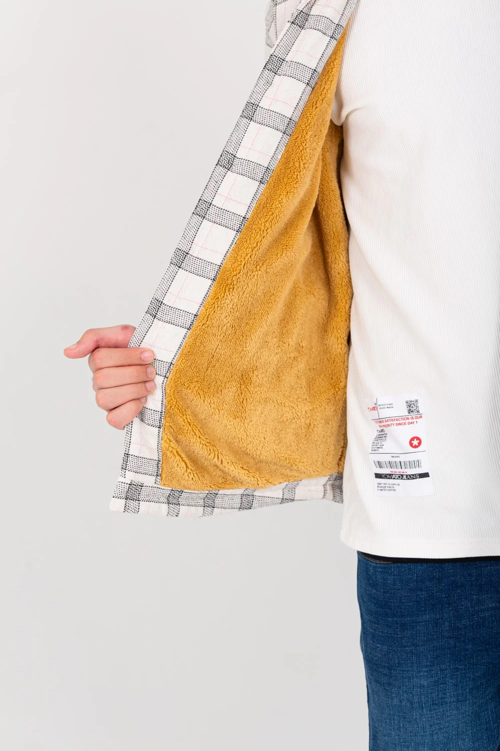 Men's Padded Fur Checked Regular Fit With Two Front Pockets Shirt - Image 3