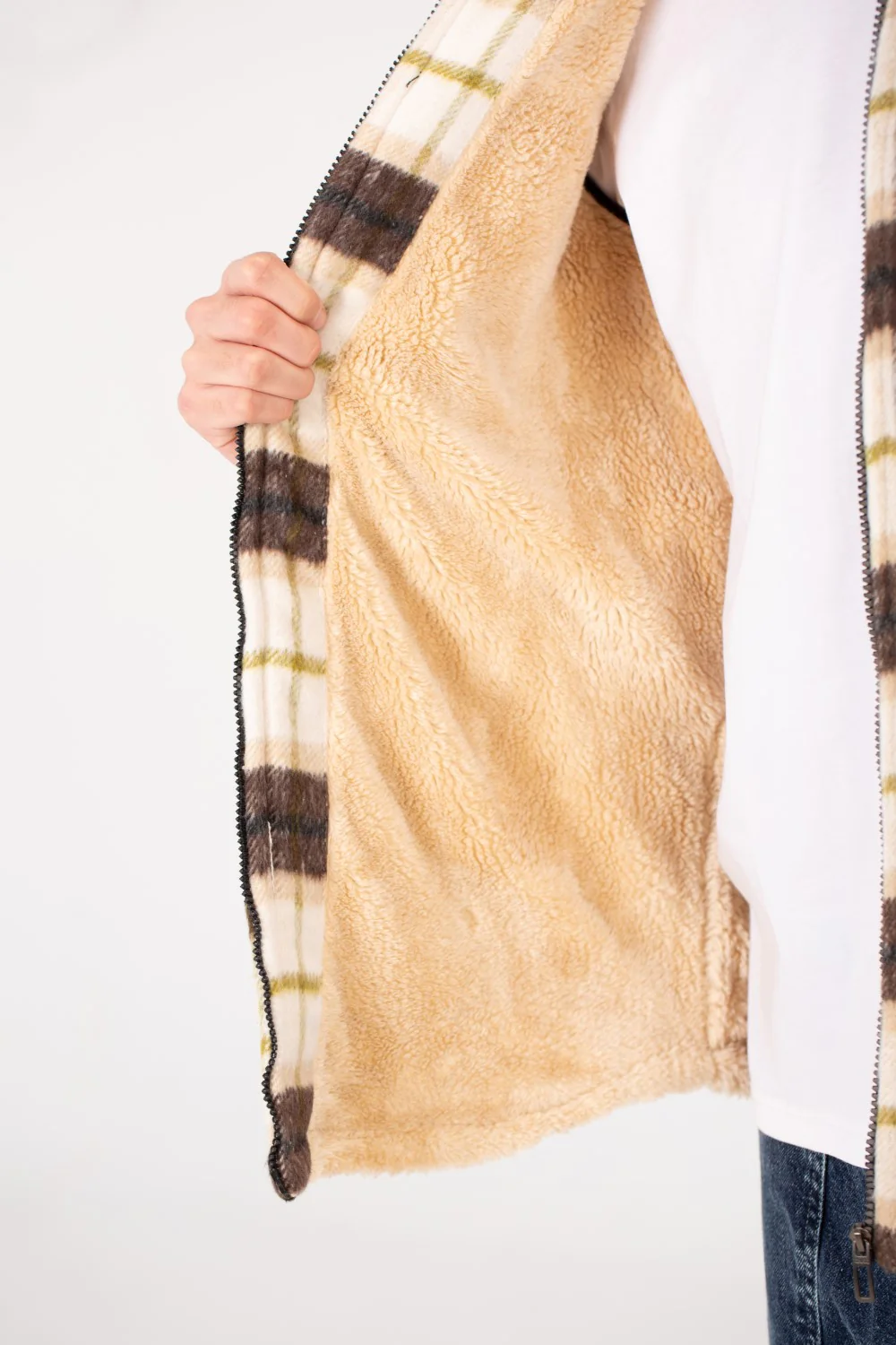 Men's Padded Fur Hood Shirt With A Full Zipper Closure - Image 3