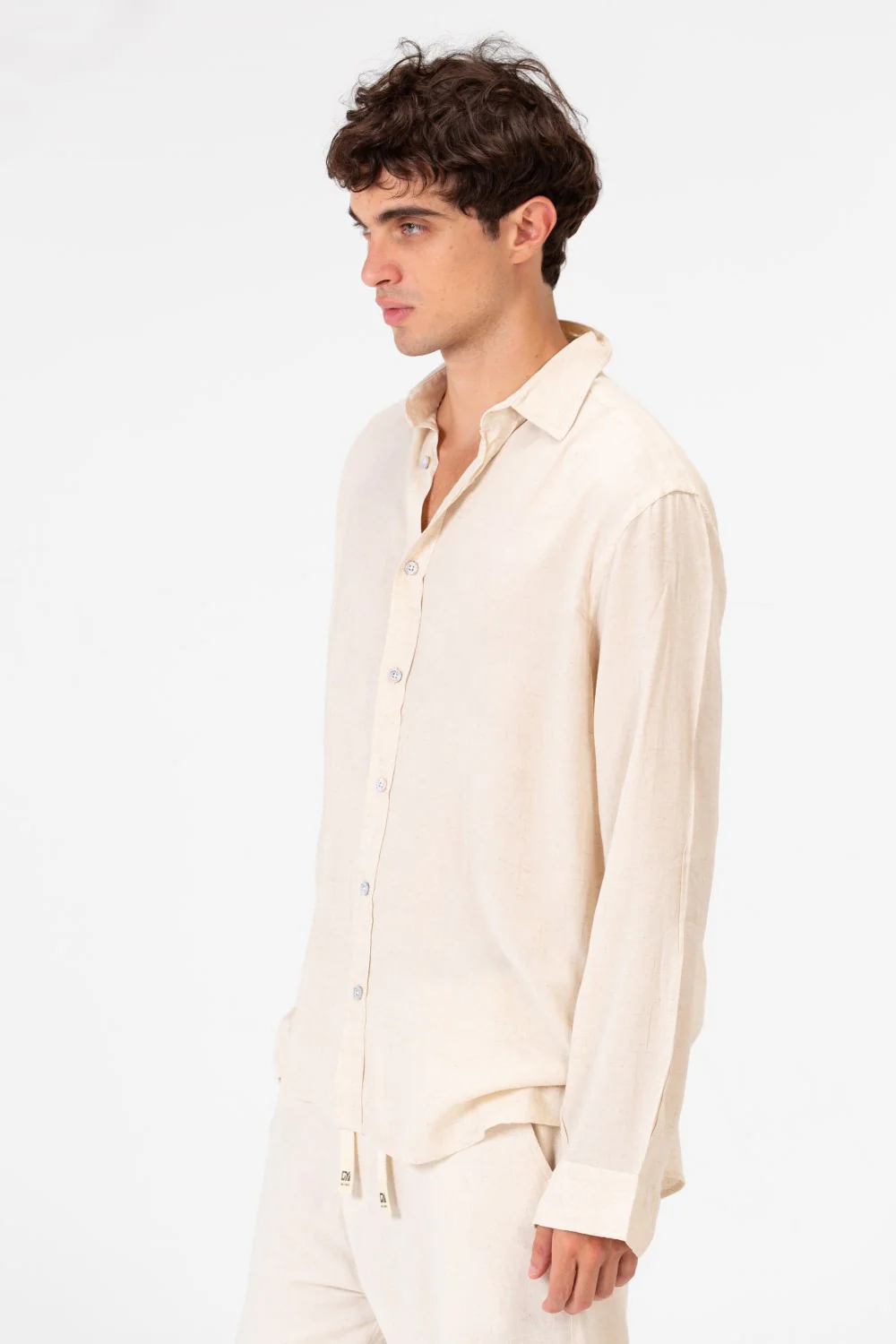 Men's Plain Regular Fit Long Sleeved Shirt In Practical Fabric And Modern Colors - Image 3