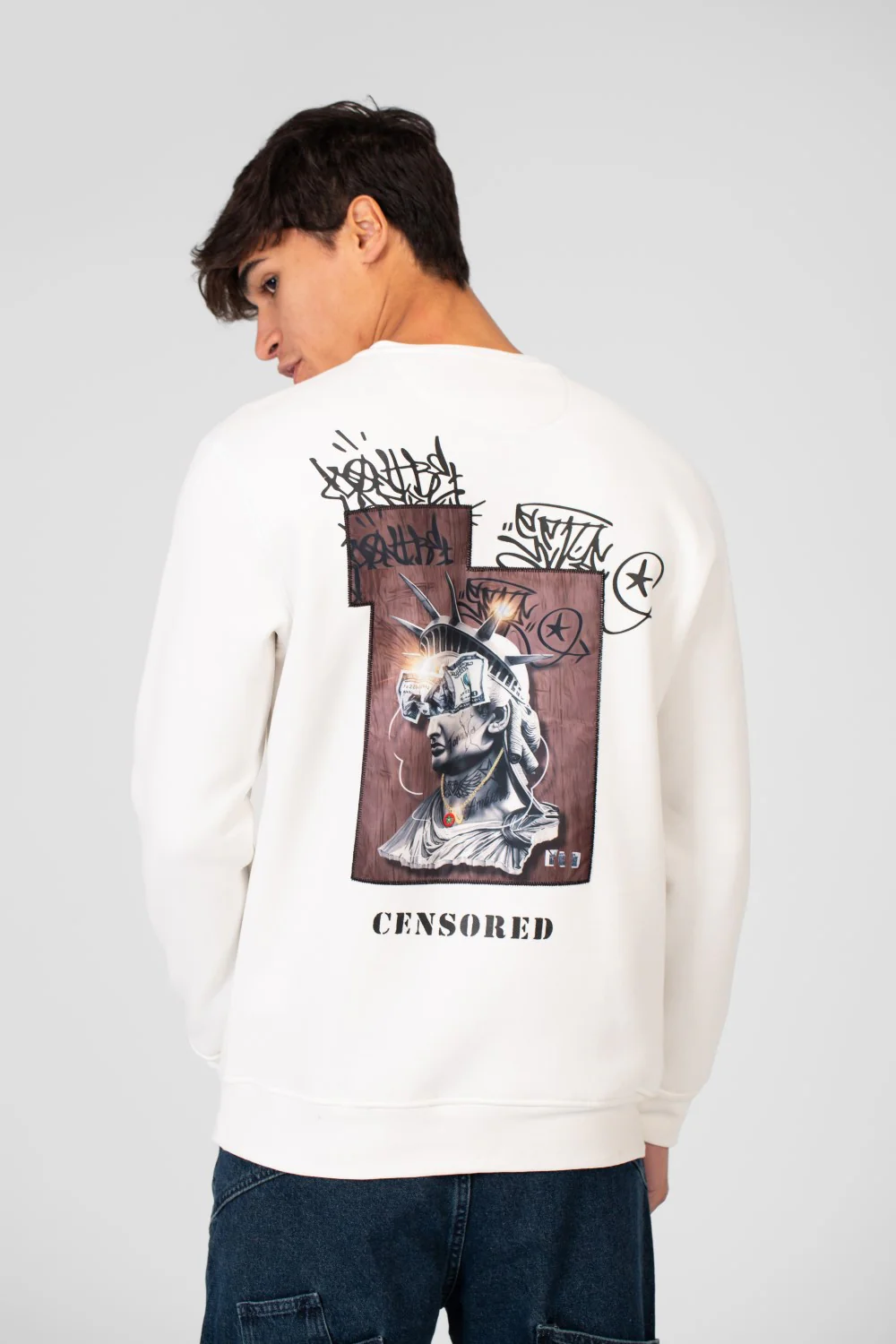Men's Round Neck Sweatshirt With A Graphic Print On The Back - Image 10