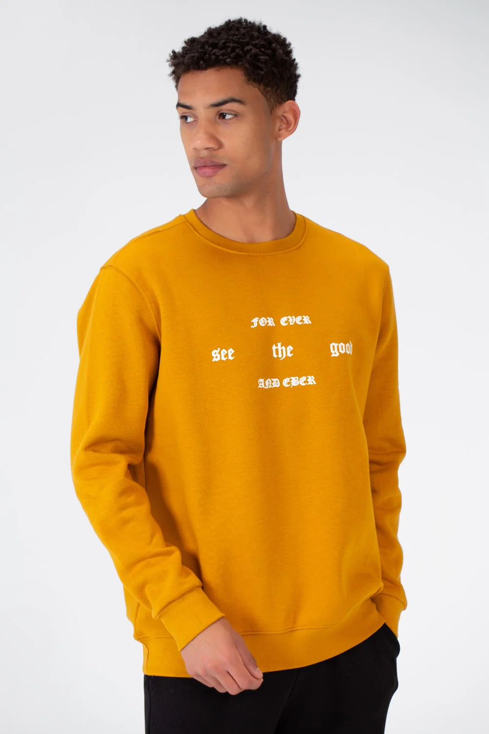 Men's Round Neck Sweatshirt With Text Print On The Front - Image 4