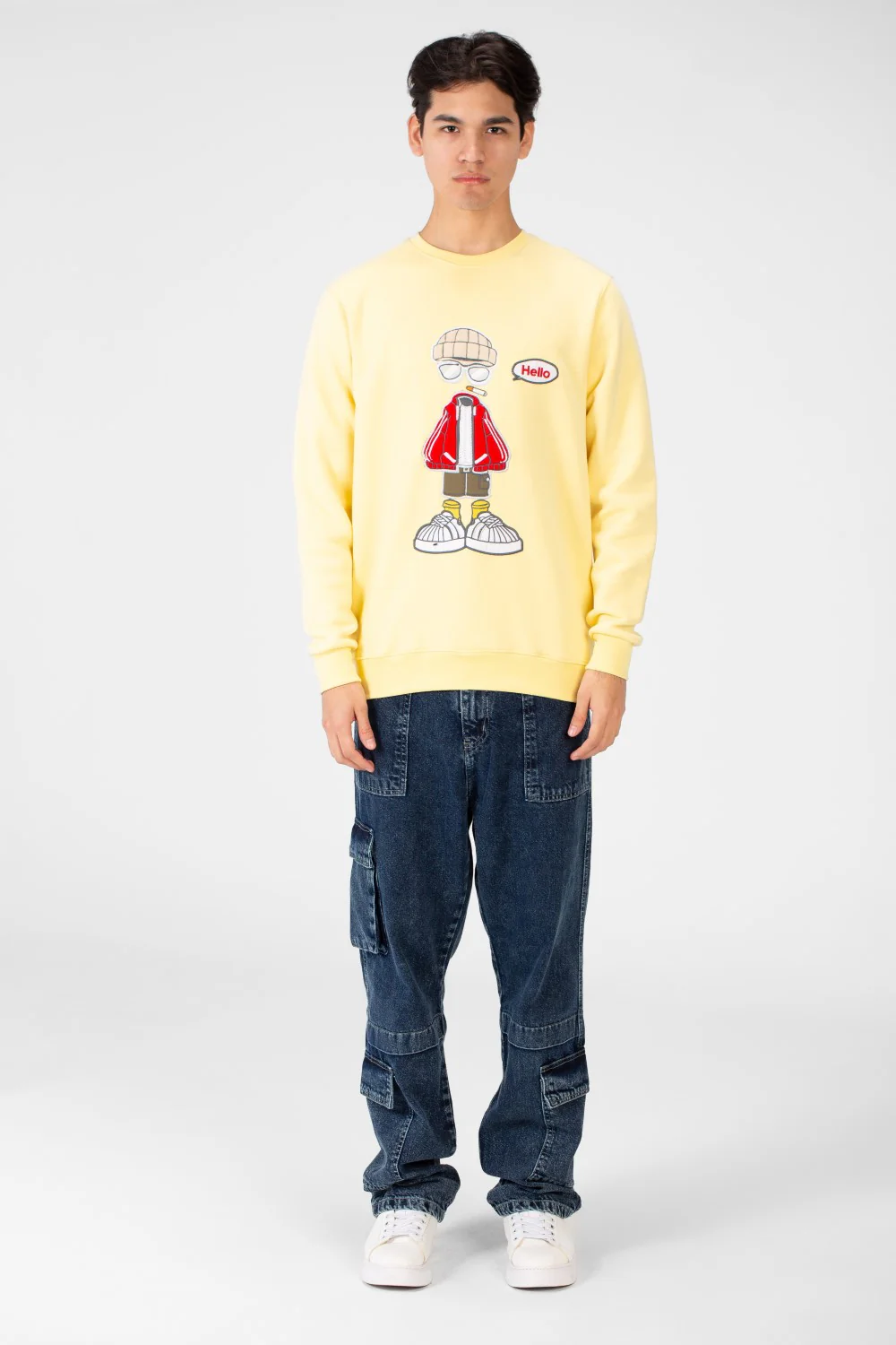 Men's Rounded Neck Sweatshirt With Front Print - Image 12