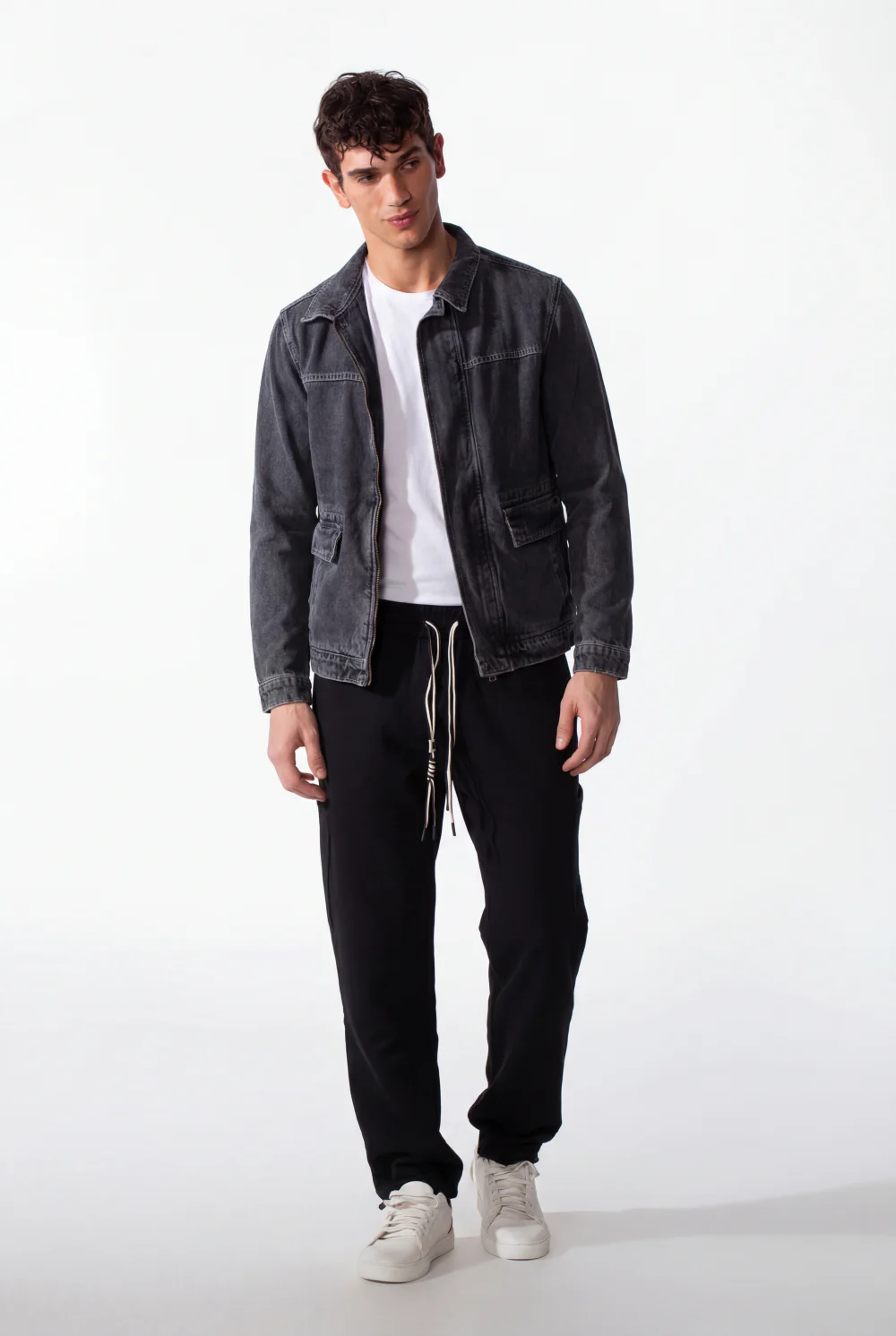 Men's Slim Fit Full Zip Long Sleeves Jeans Jacket With Pockets - Image 4