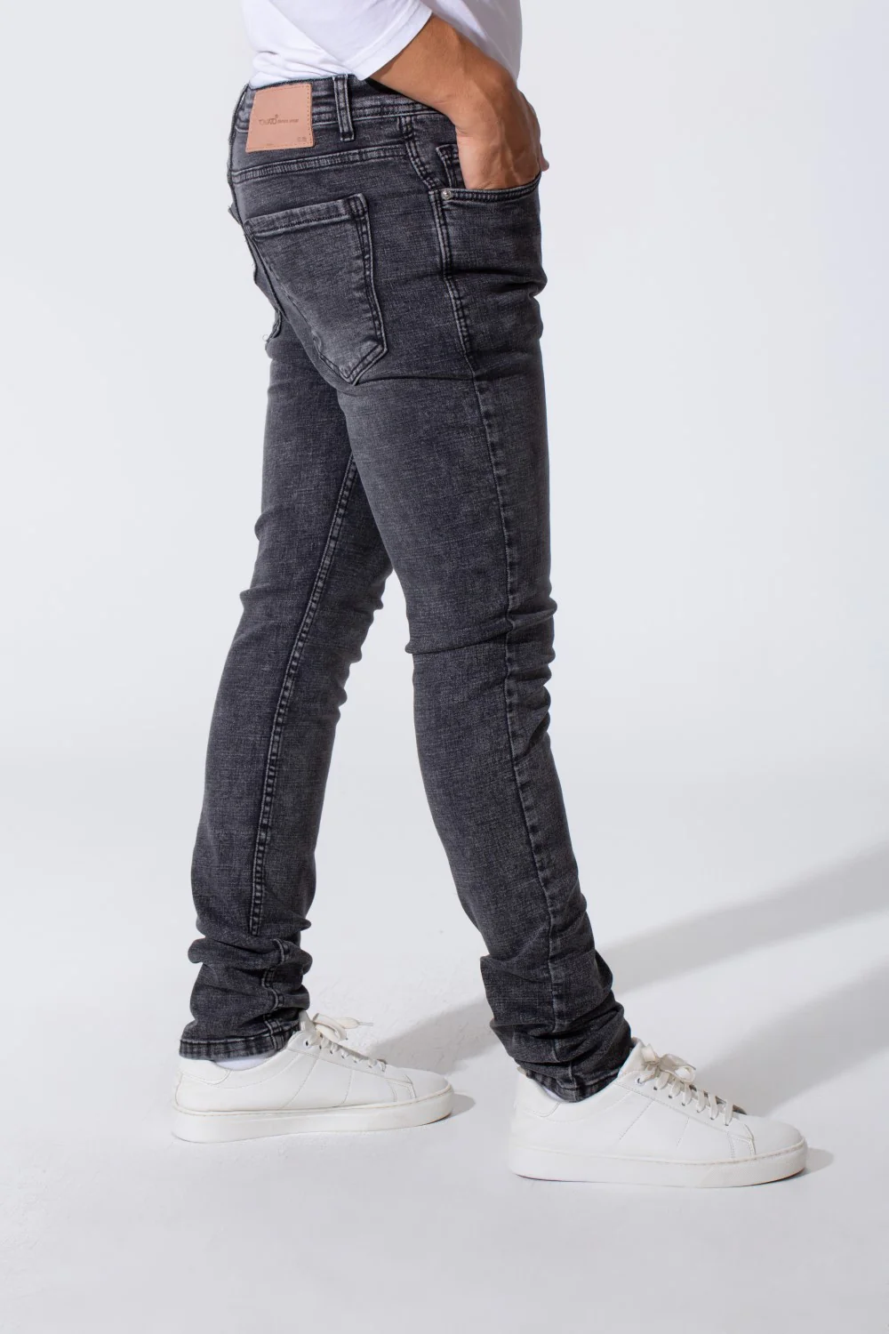 Men's Slim Fit Jeans Pants With A Tomato Badge On The Back - Image 3