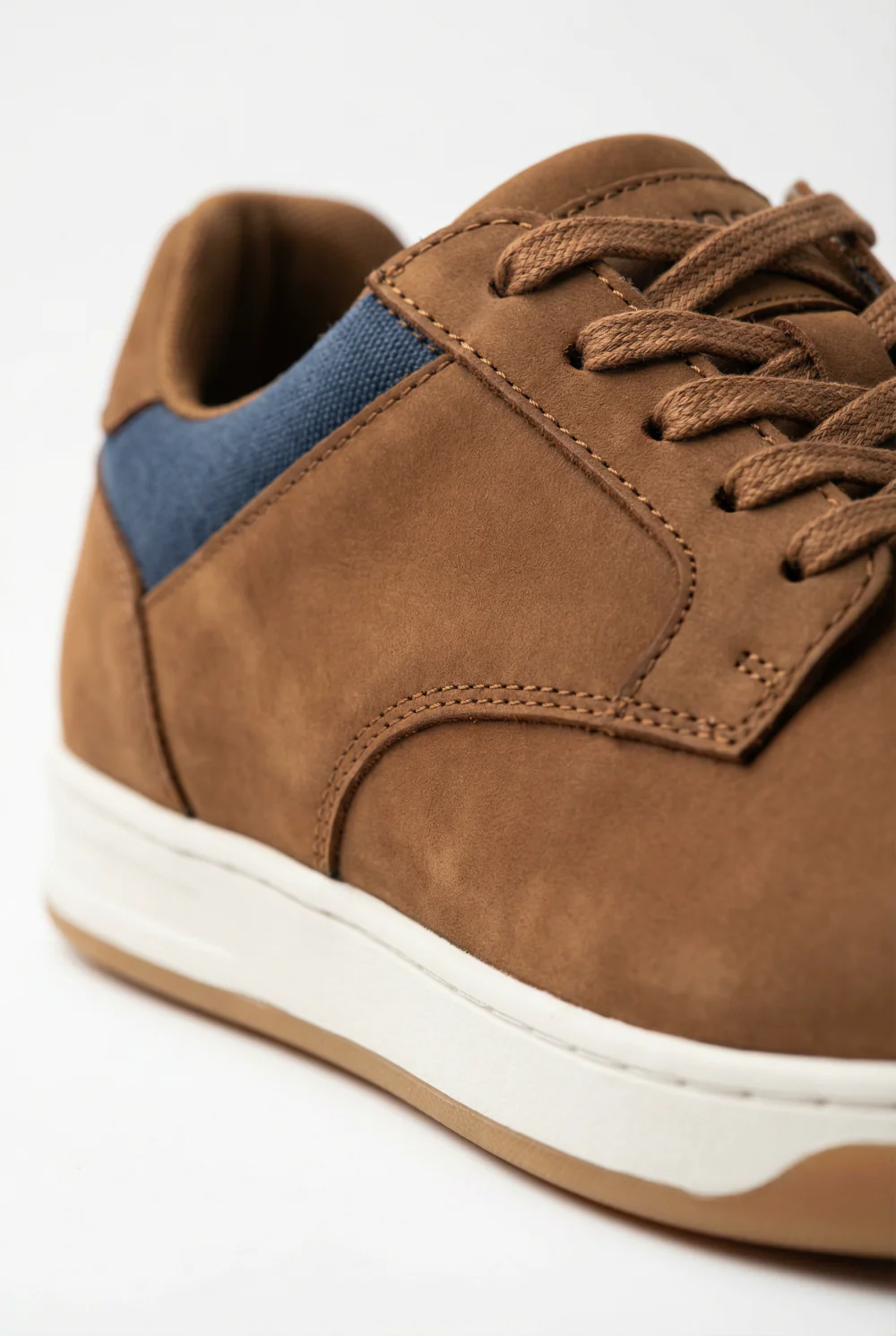 Men's Sneakers Blend Classic Style Modern Touch Tan Nubuck Leather Shoes - Image 2