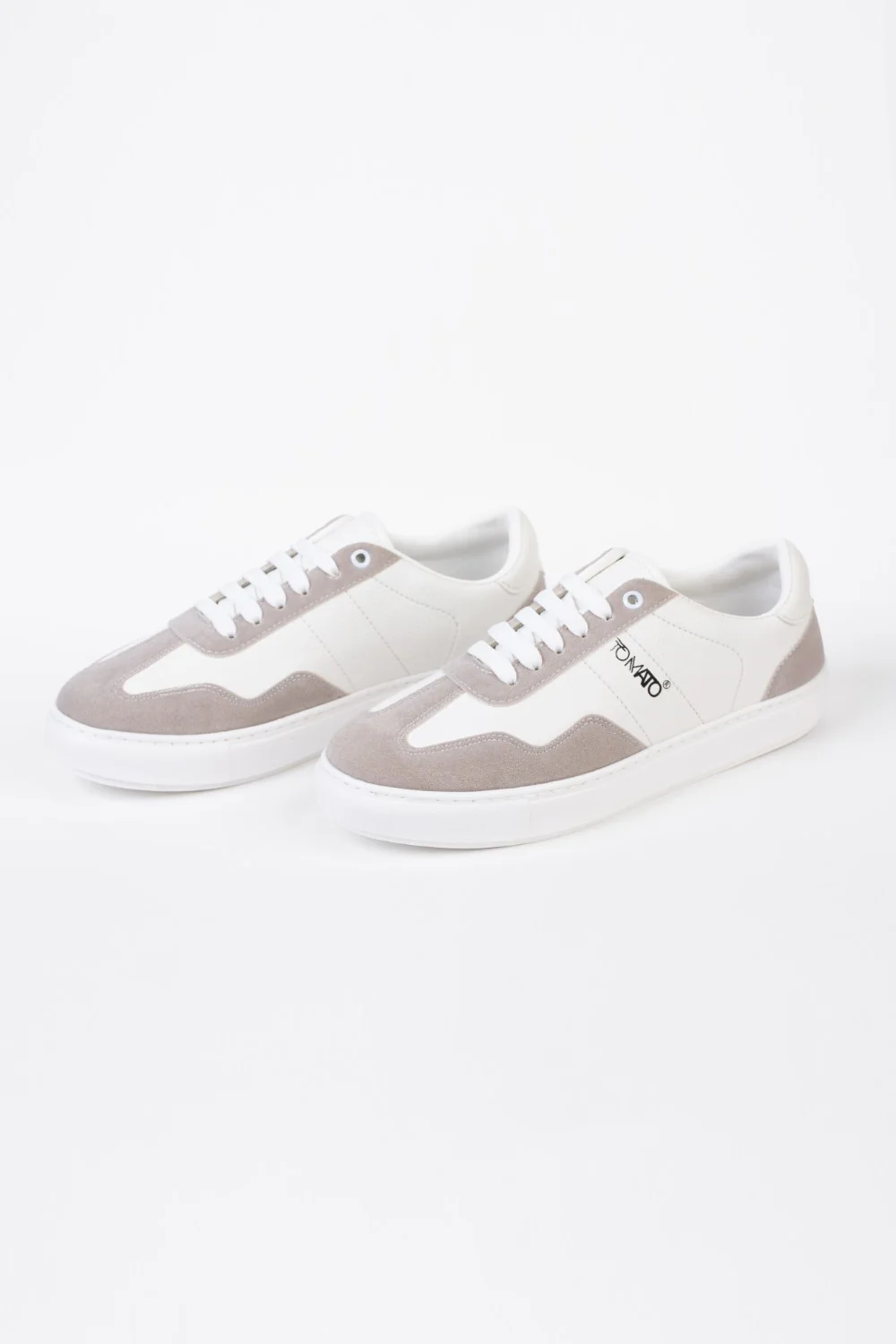 Men's Sneakers Shoes With Tomato Print On The Side In High Quality Material