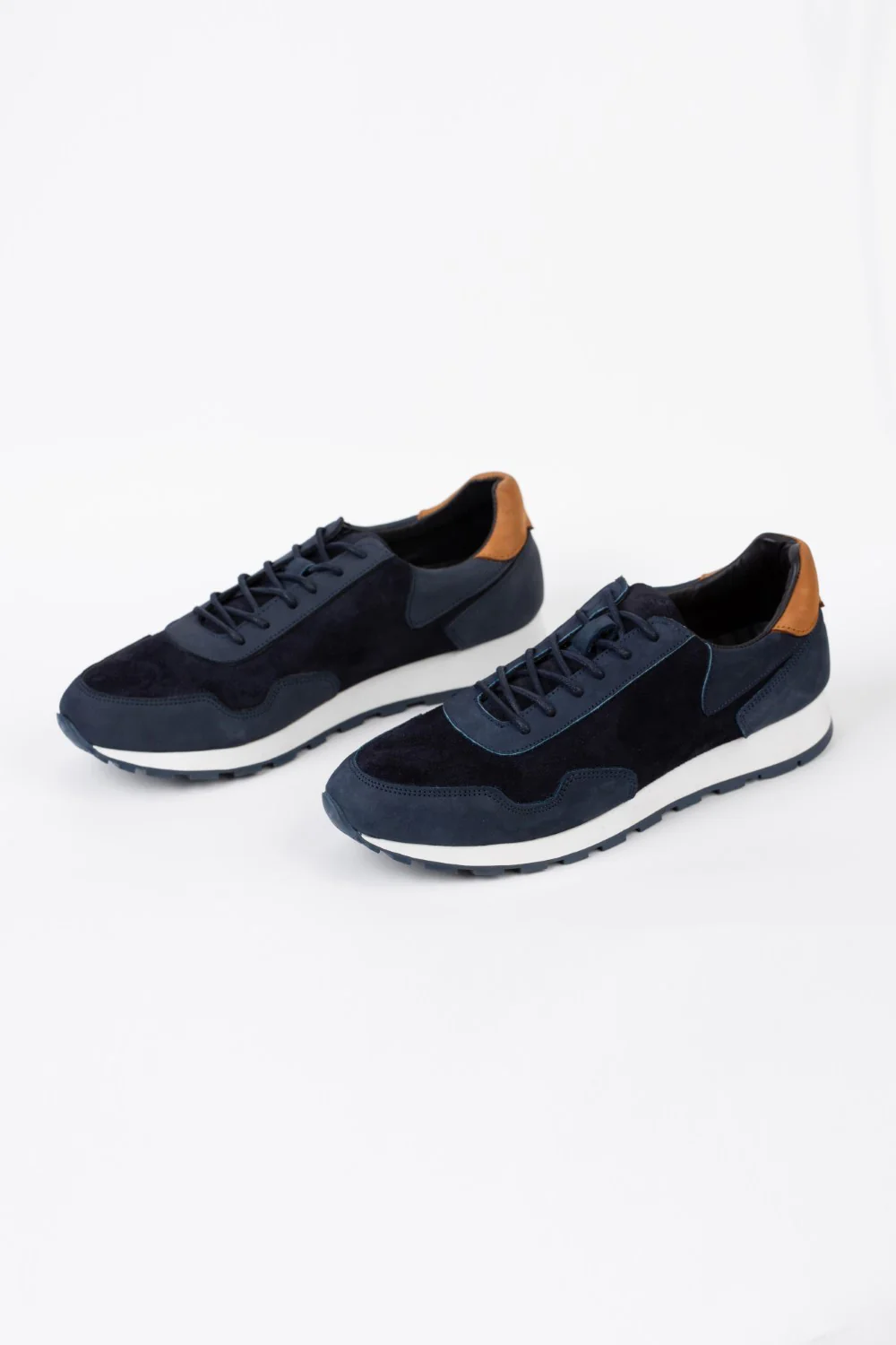 Men's Suede Shoes With A Trendy Style And Front Lace-Up