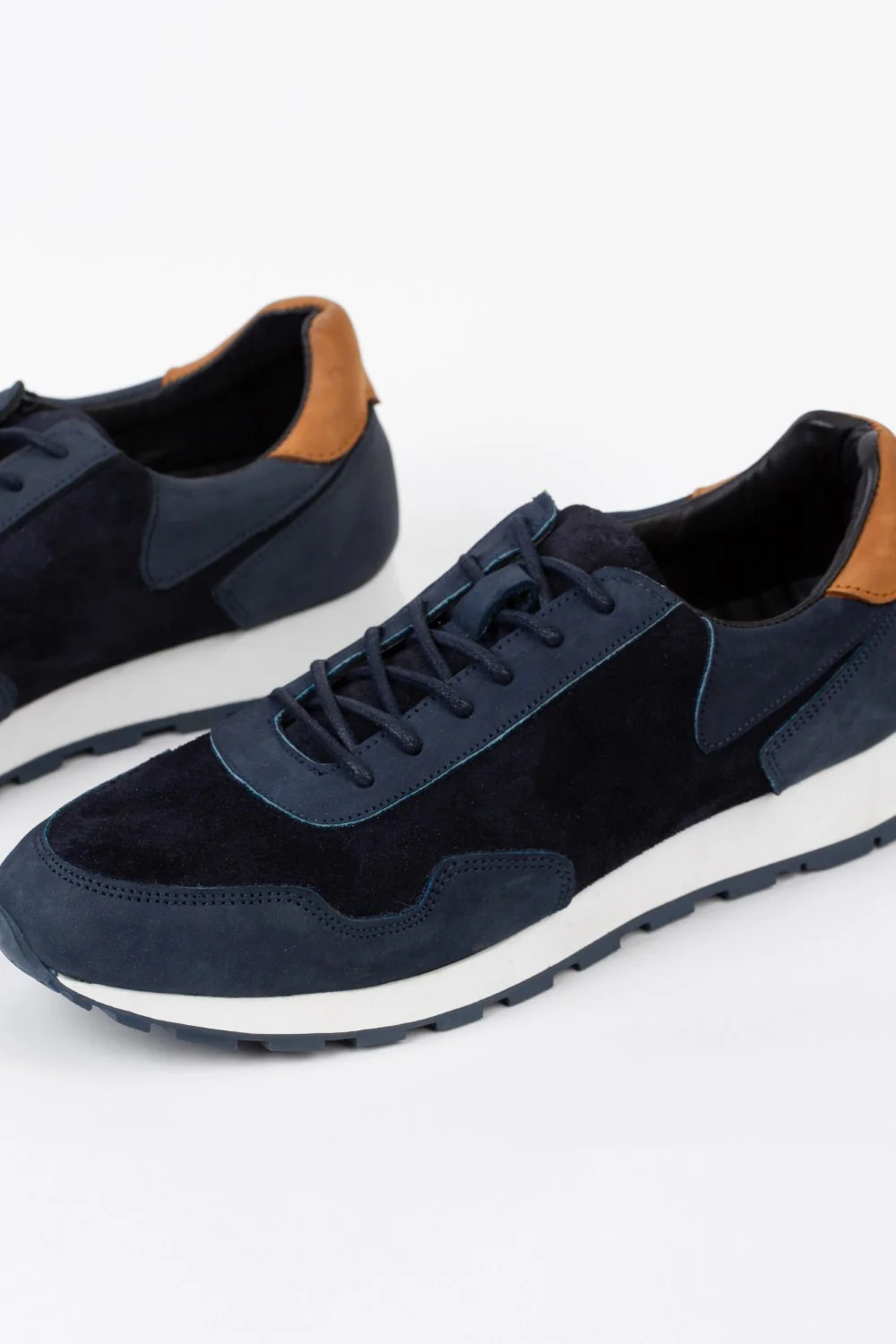 Men's Suede Shoes With A Trendy Style And Front Lace-Up - Image 4