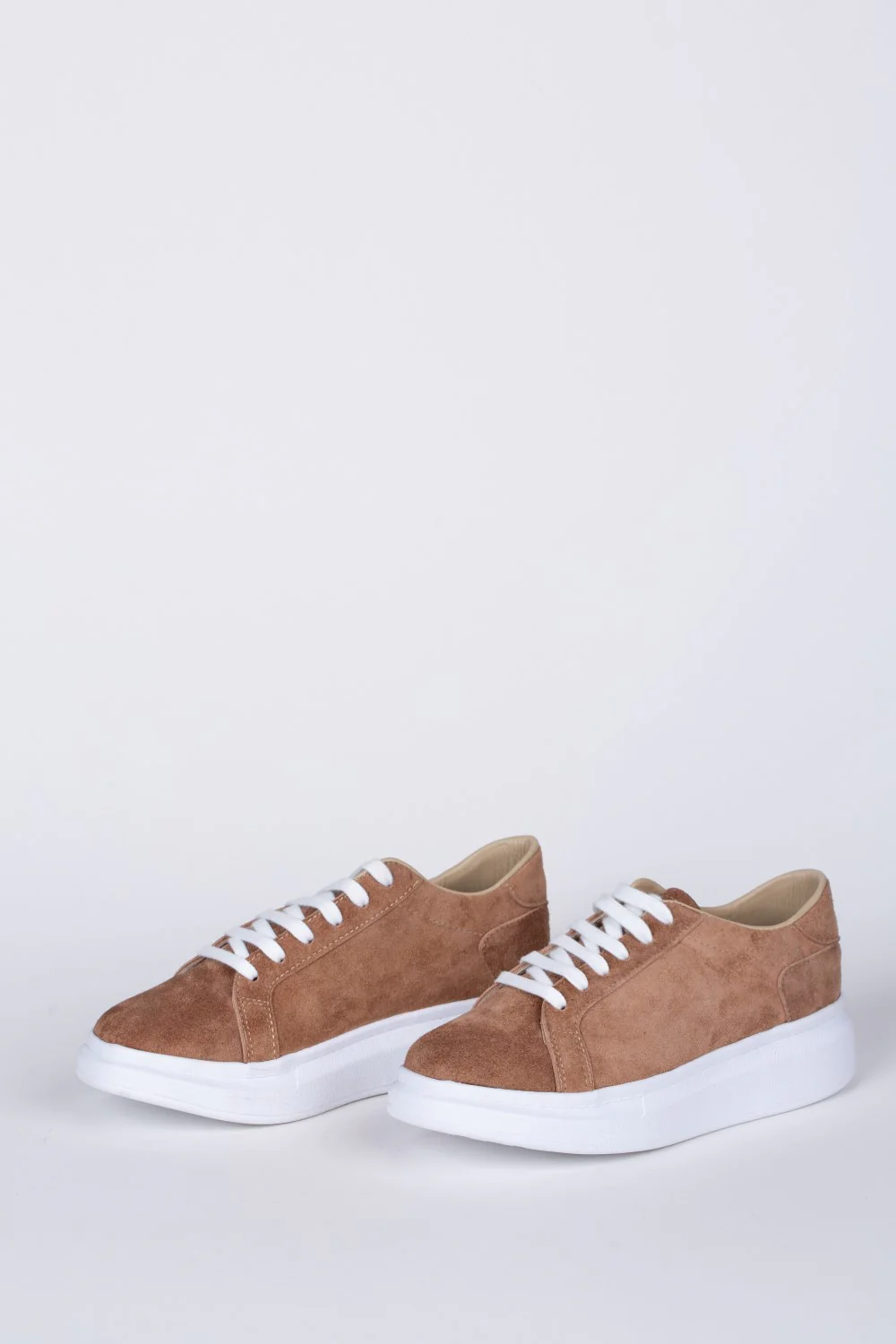 Men's Suede Sneakers With A Simple Design And Laces - Image 5