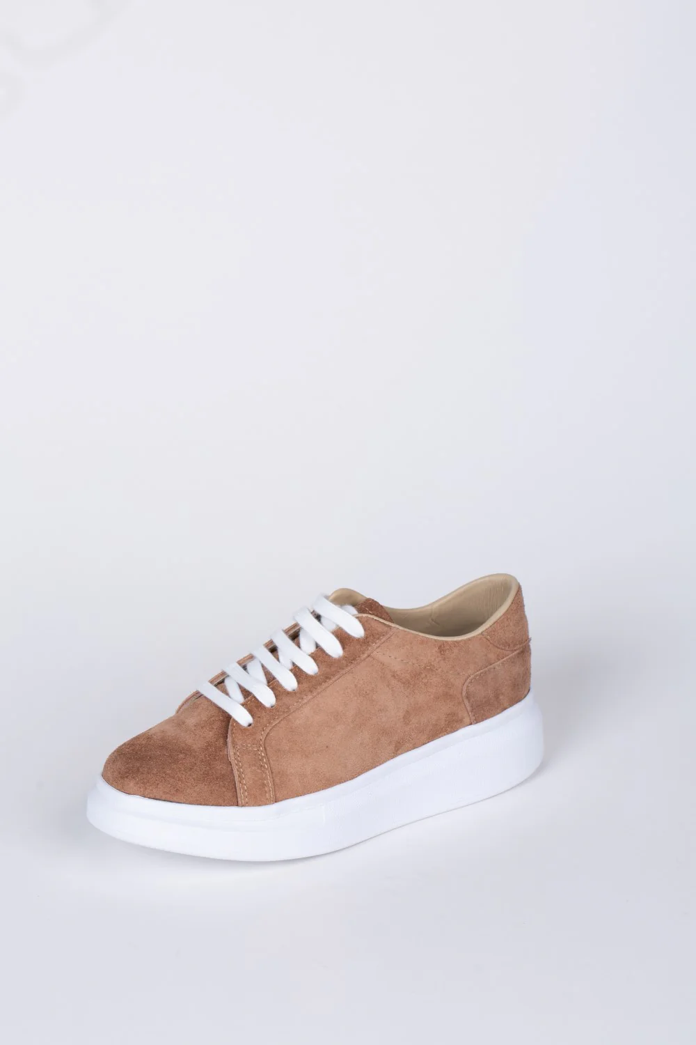 Men's Suede Sneakers With A Simple Design And Laces - Image 7