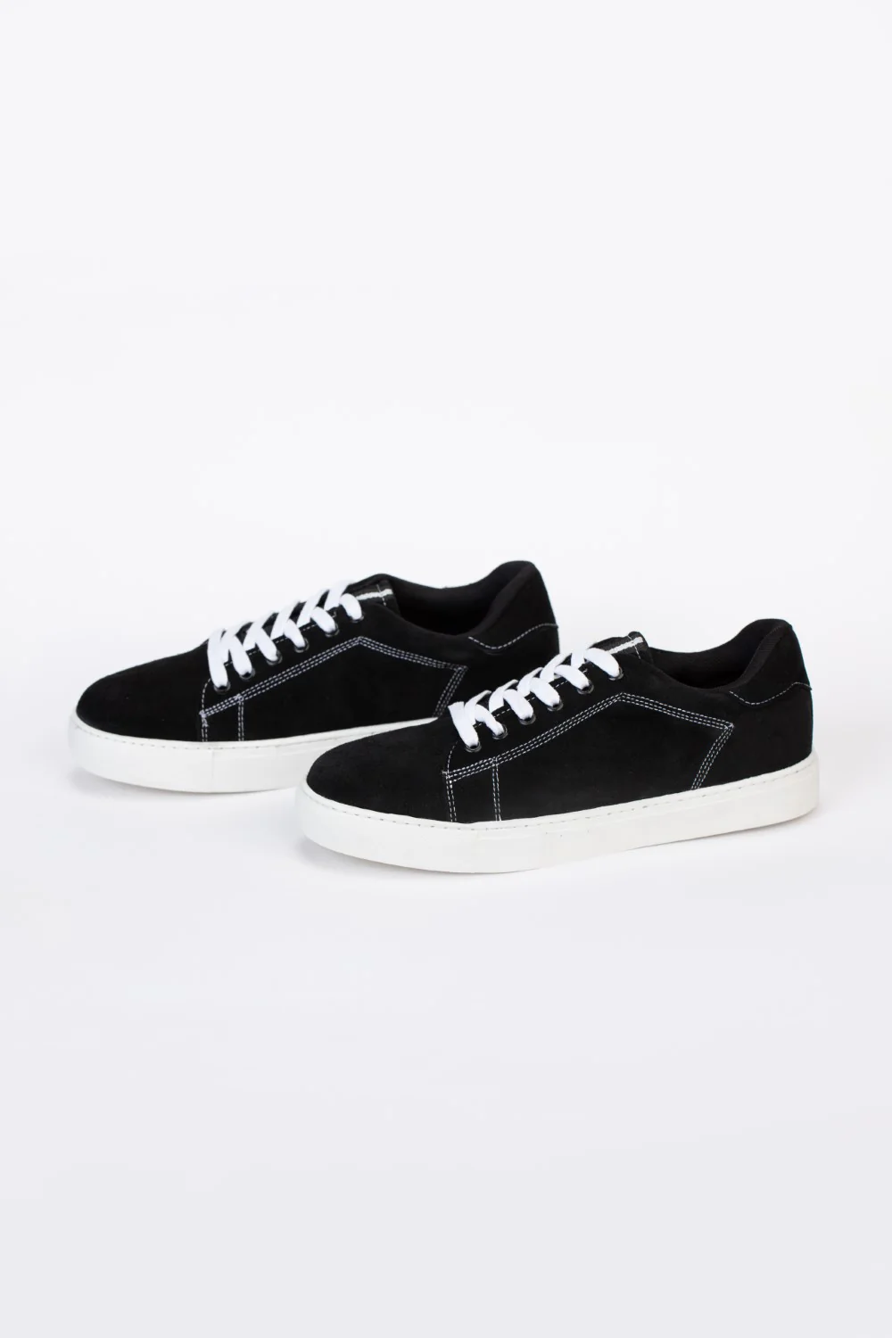 Mens Suede Sneakers With A Unique Design And Lace - Image 5