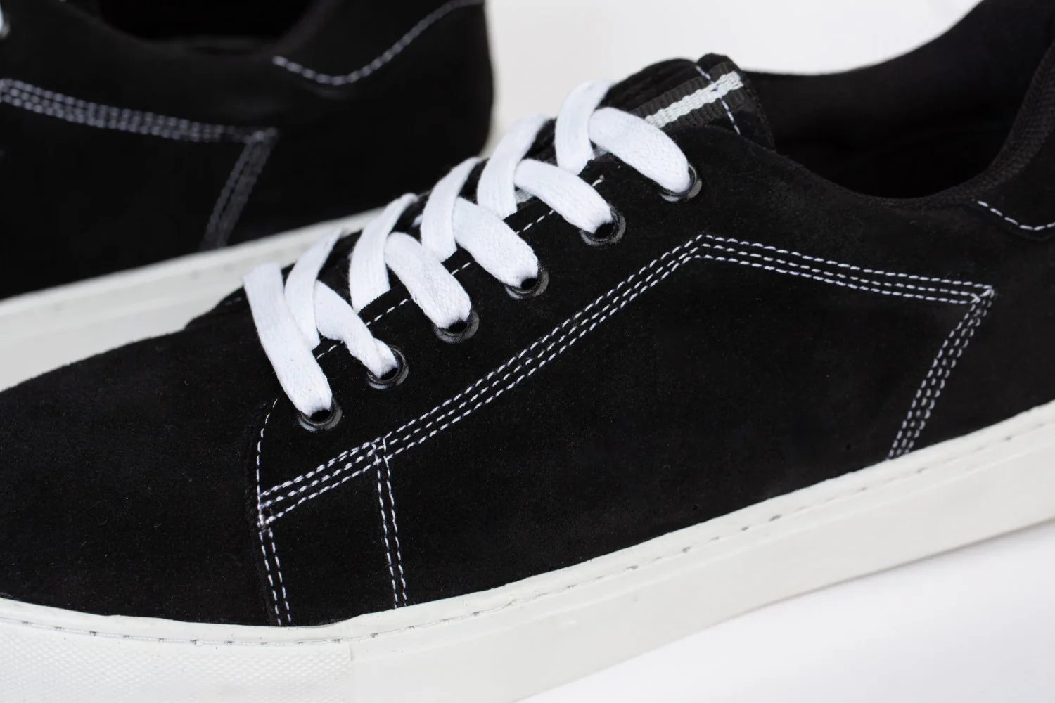 Mens Suede Sneakers With A Unique Design And Lace - Image 7