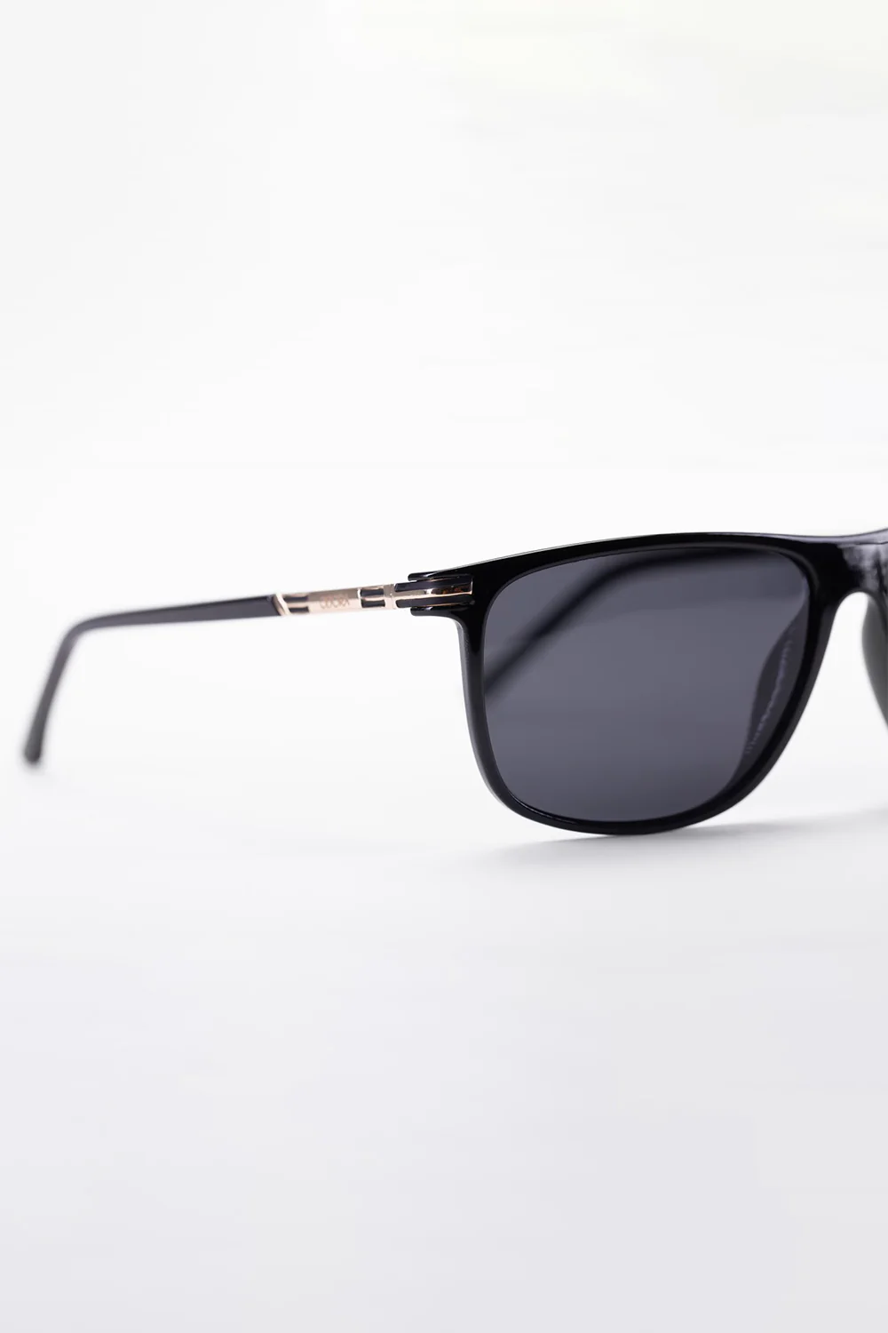 Men's Sunglasses With A Lightweight Design And Luxury Material Perfect For Everyday - Image 3