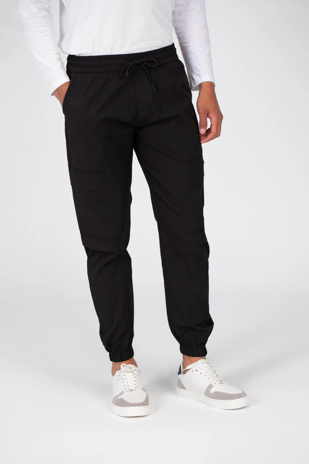 Men's Sweatpants With Basic Details And A Modern Cut - Image 5