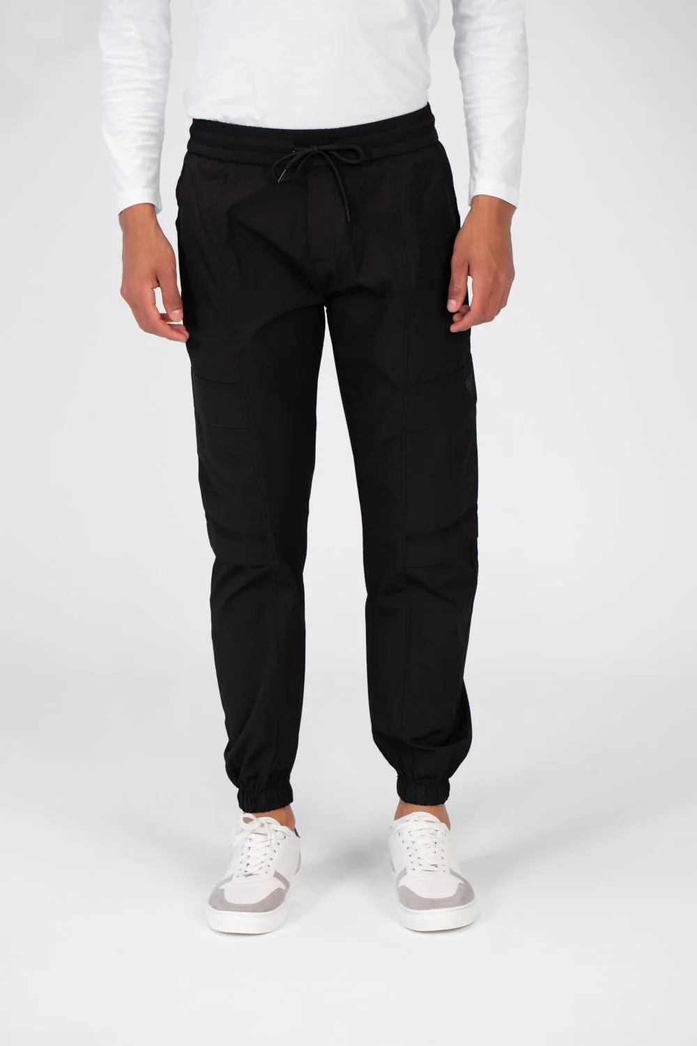 Men's Sweatpants With Basic Details And A Modern Cut - Image 8