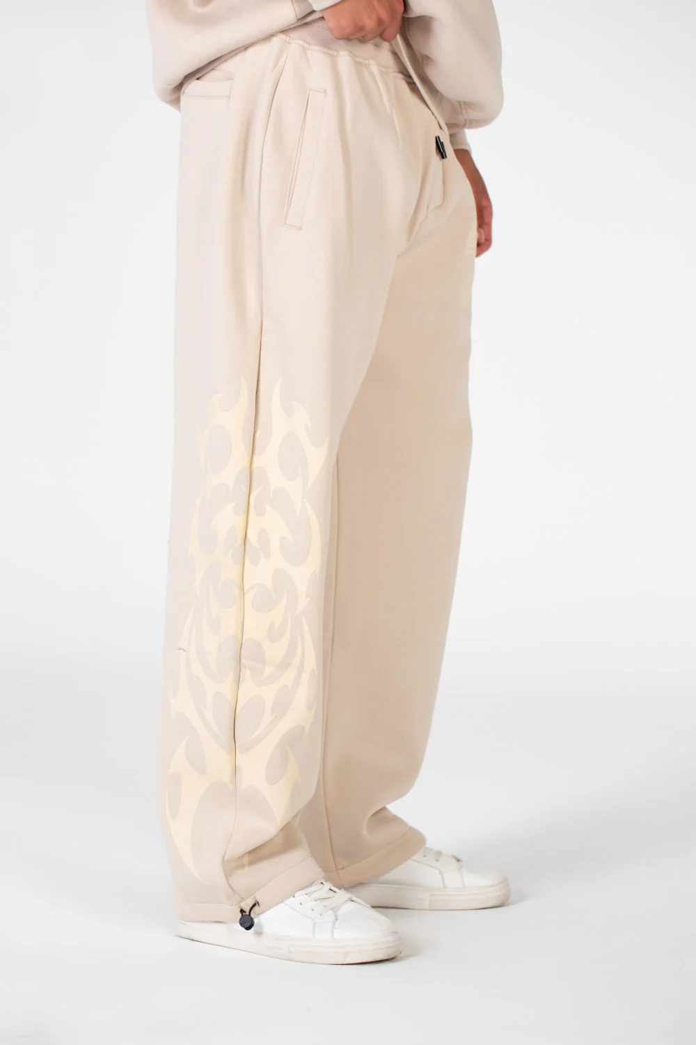 Men's Sweatpants With Elastic Waist And Back Pocket - Image 3