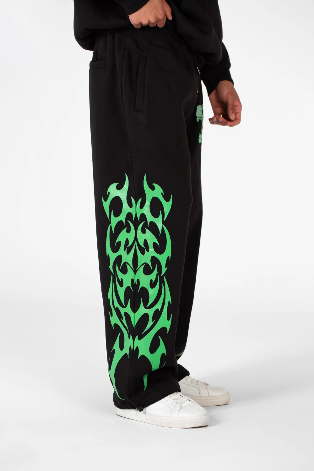 Men's Sweatpants With Elastic Waist And Back Pocket - Image 6