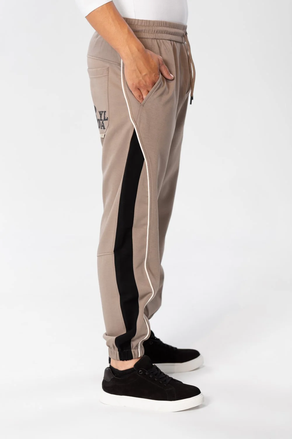 Men's Sweatpants With Elastic Waistband In The Middle And Different sides Color - Image 7