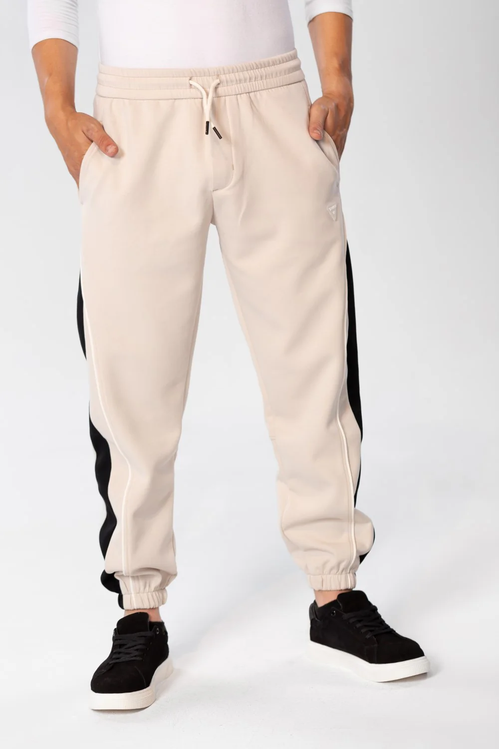 Men's Sweatpants With Elastic Waistband In The Middle And Different sides Color - Image 9