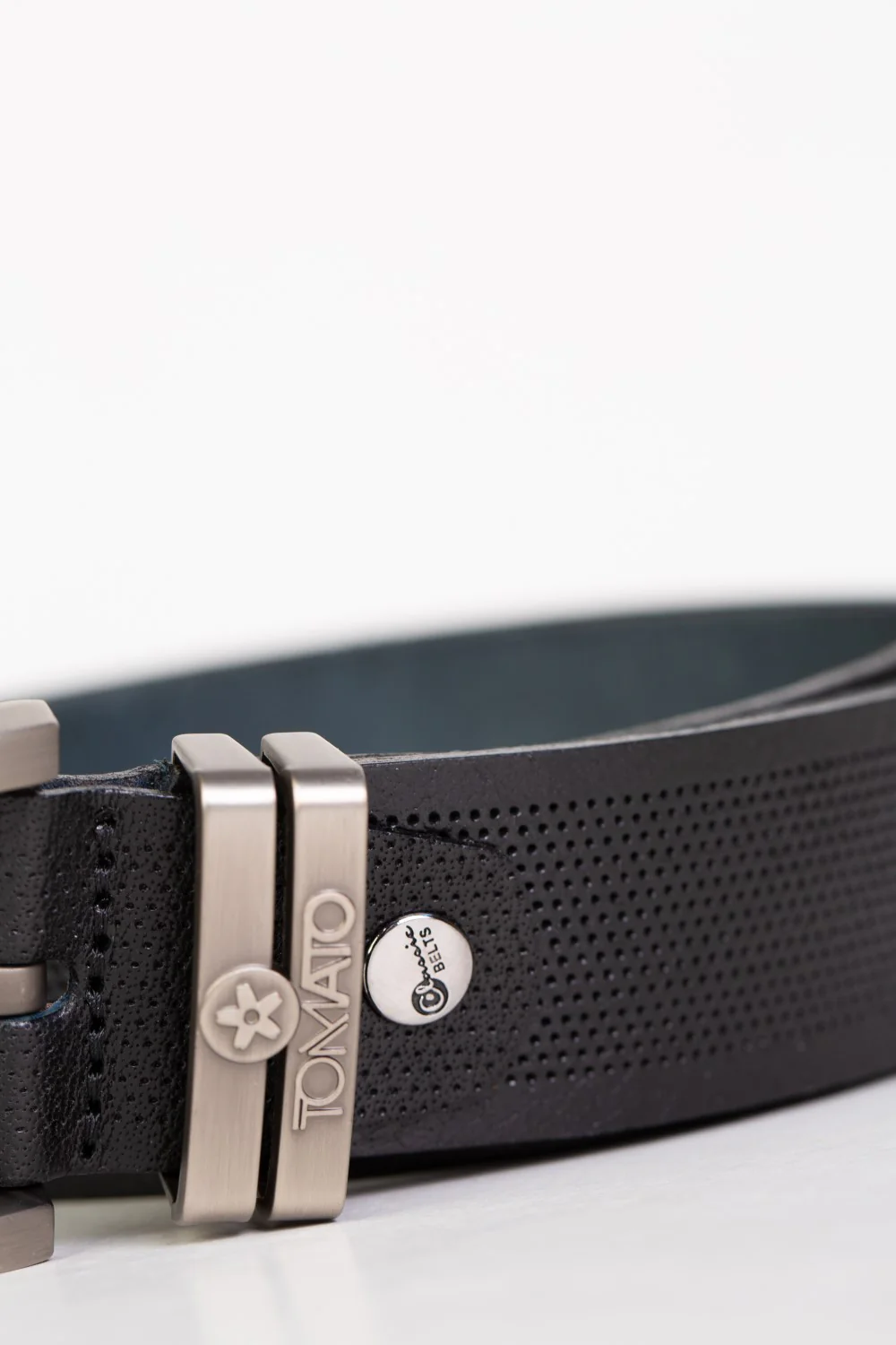 Men's Tomato Casual Leather Belt With Dot Holes - Image 3