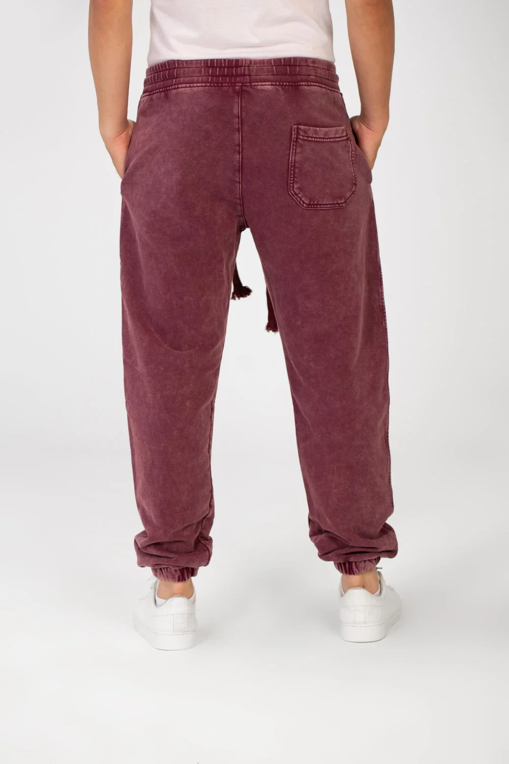 Men's Tomato Oversized Sweatpants With Modern Cut And Pockets - Image 10
