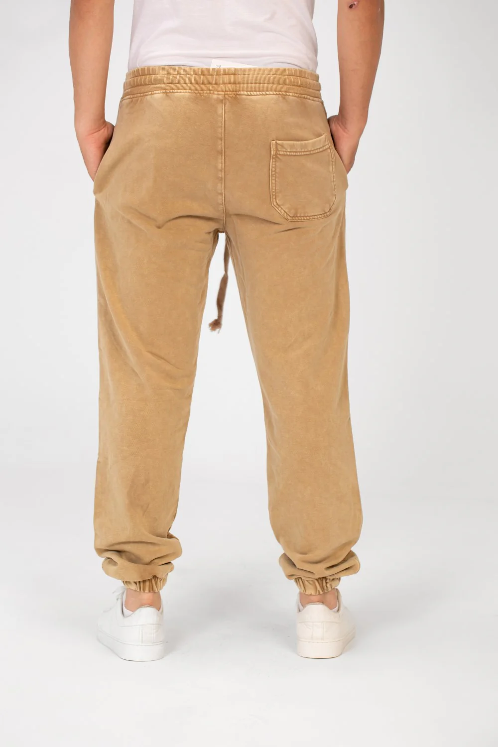 Men's Tomato Oversized Sweatpants With Modern Cut And Pockets - Image 6