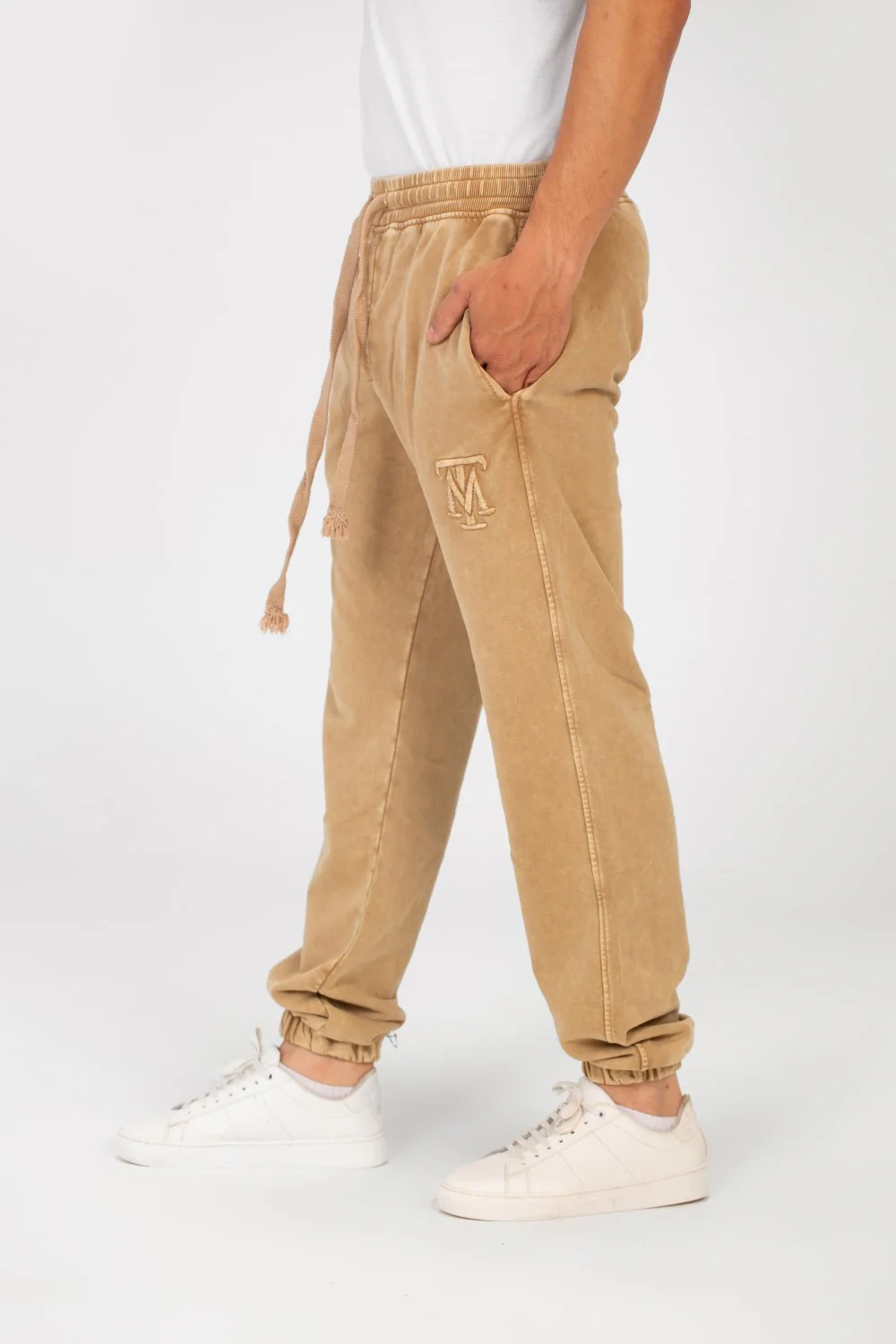 Men's Tomato Oversized Sweatpants With Modern Cut And Pockets - Image 8