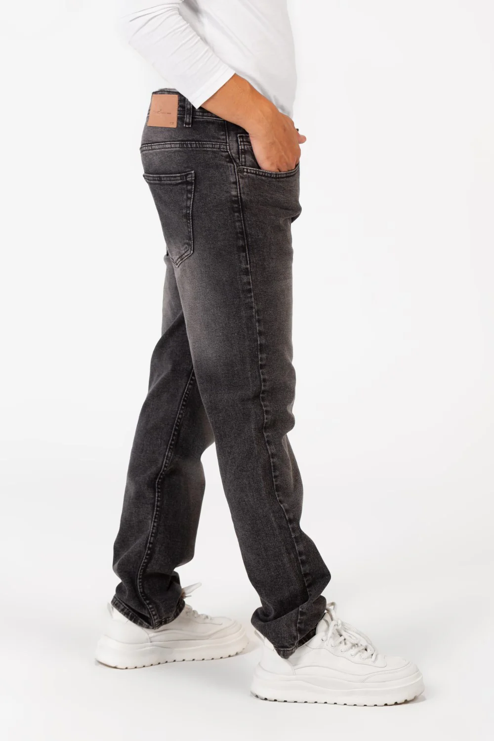 Men's Tomato Regular Fit Jeans Pants With Pockets In Relaxed Cut - Image 3