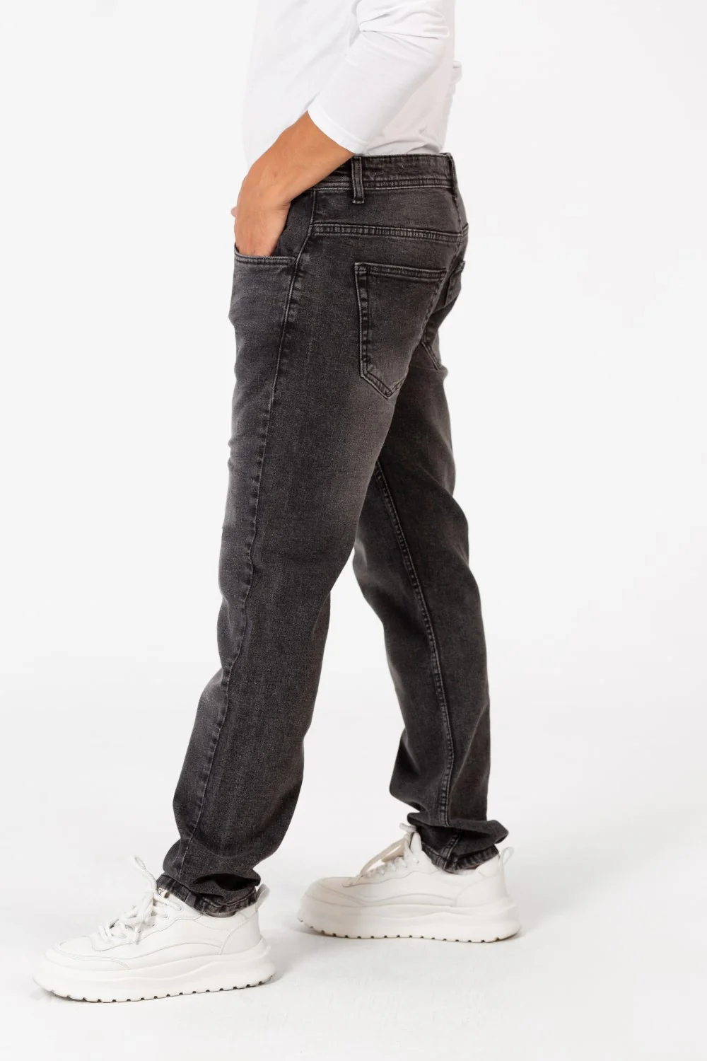 Men's Tomato Regular Fit Jeans Pants With Pockets In Relaxed Cut - Image 4