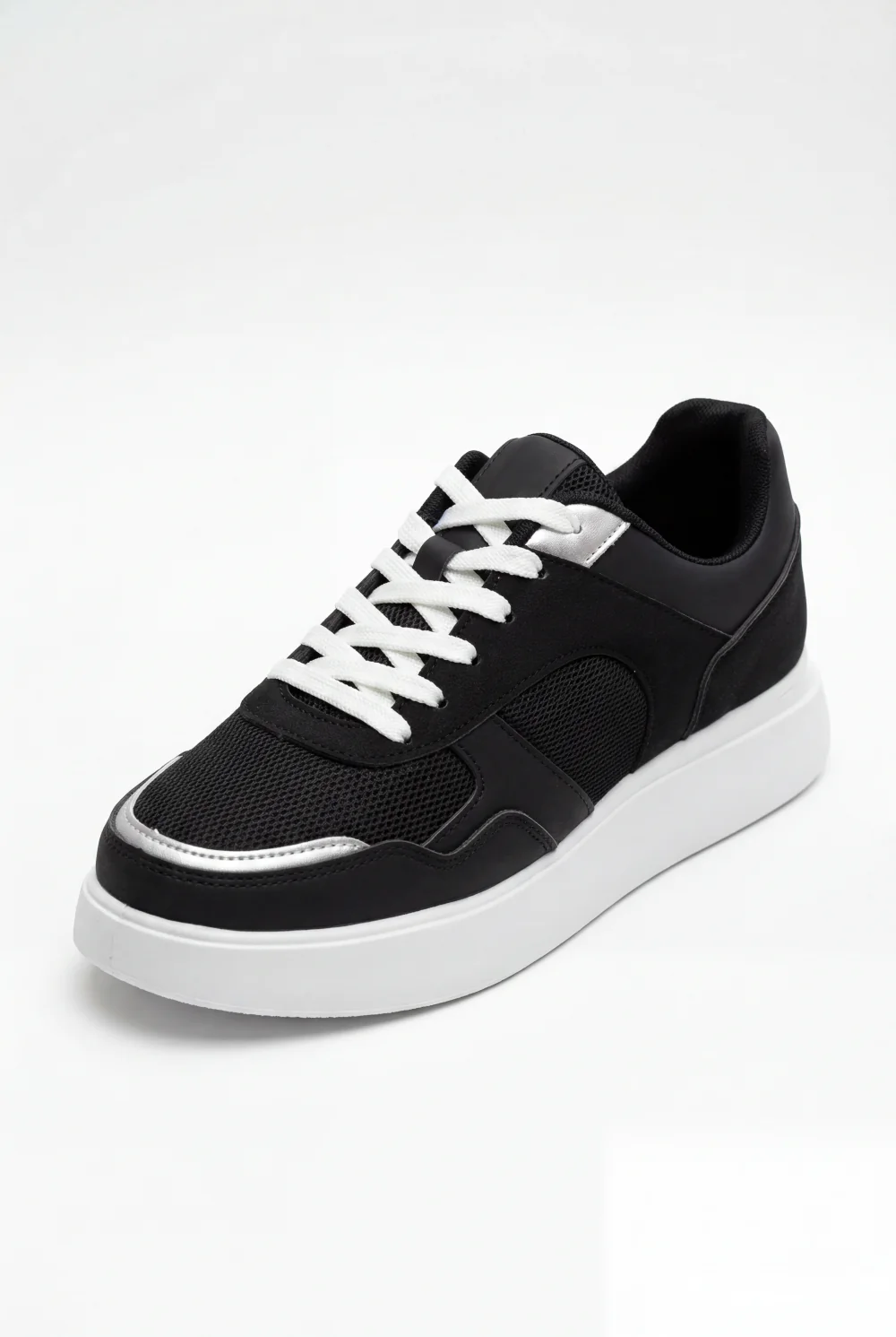 Men's Tomato Store Metallic Piping Modern Look Breathable Mesh Build Shoes - Image 3