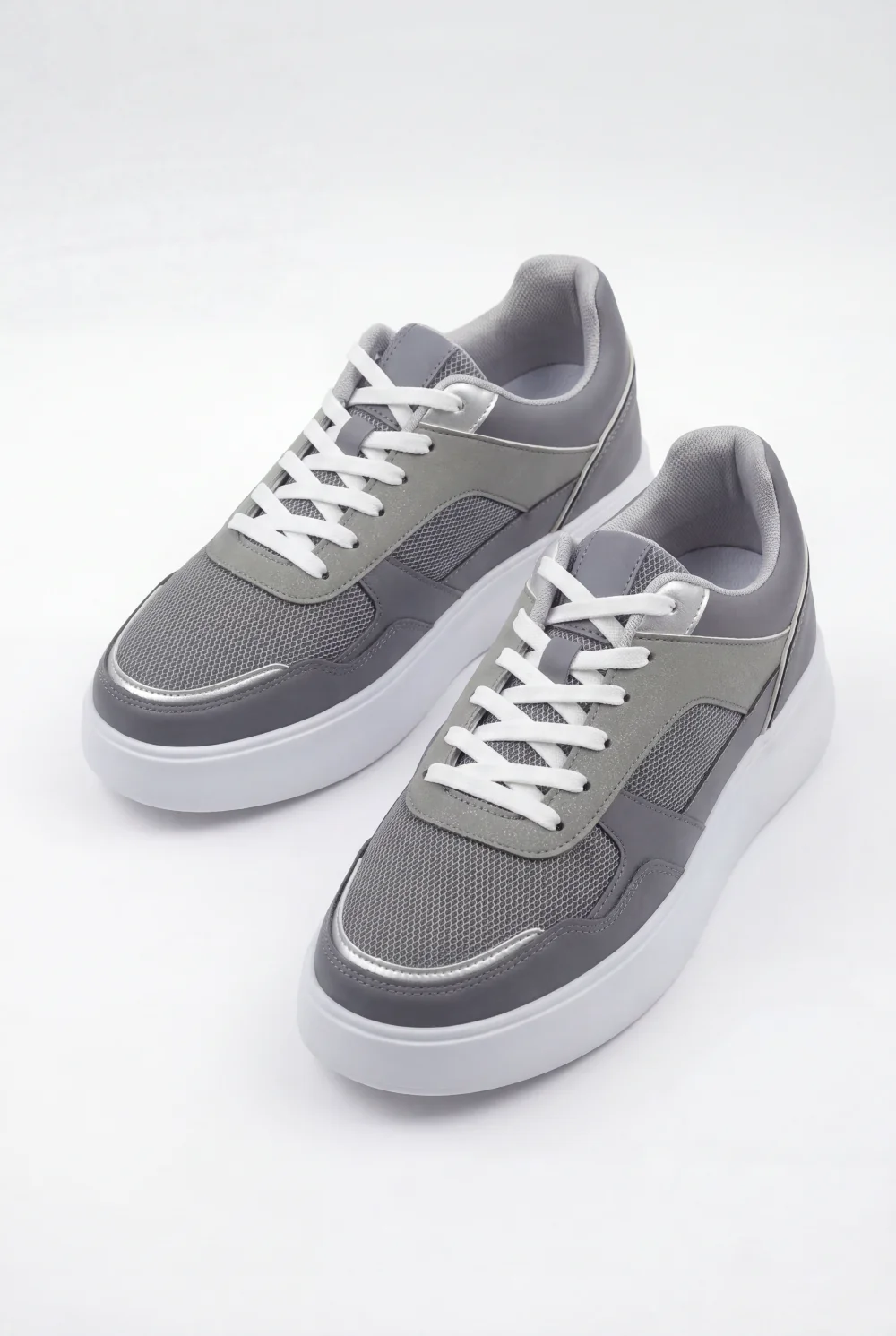 Men's Tomato Store Metallic Piping Modern Look Breathable Mesh Build Shoes - Image 5