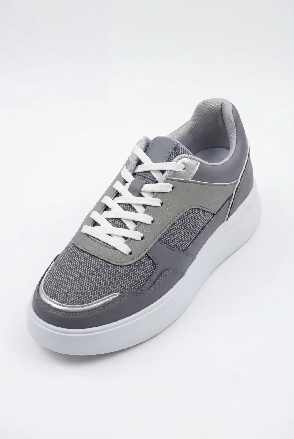 Men's Tomato Store Metallic Piping Modern Look Breathable Mesh Build Shoes - Image 7