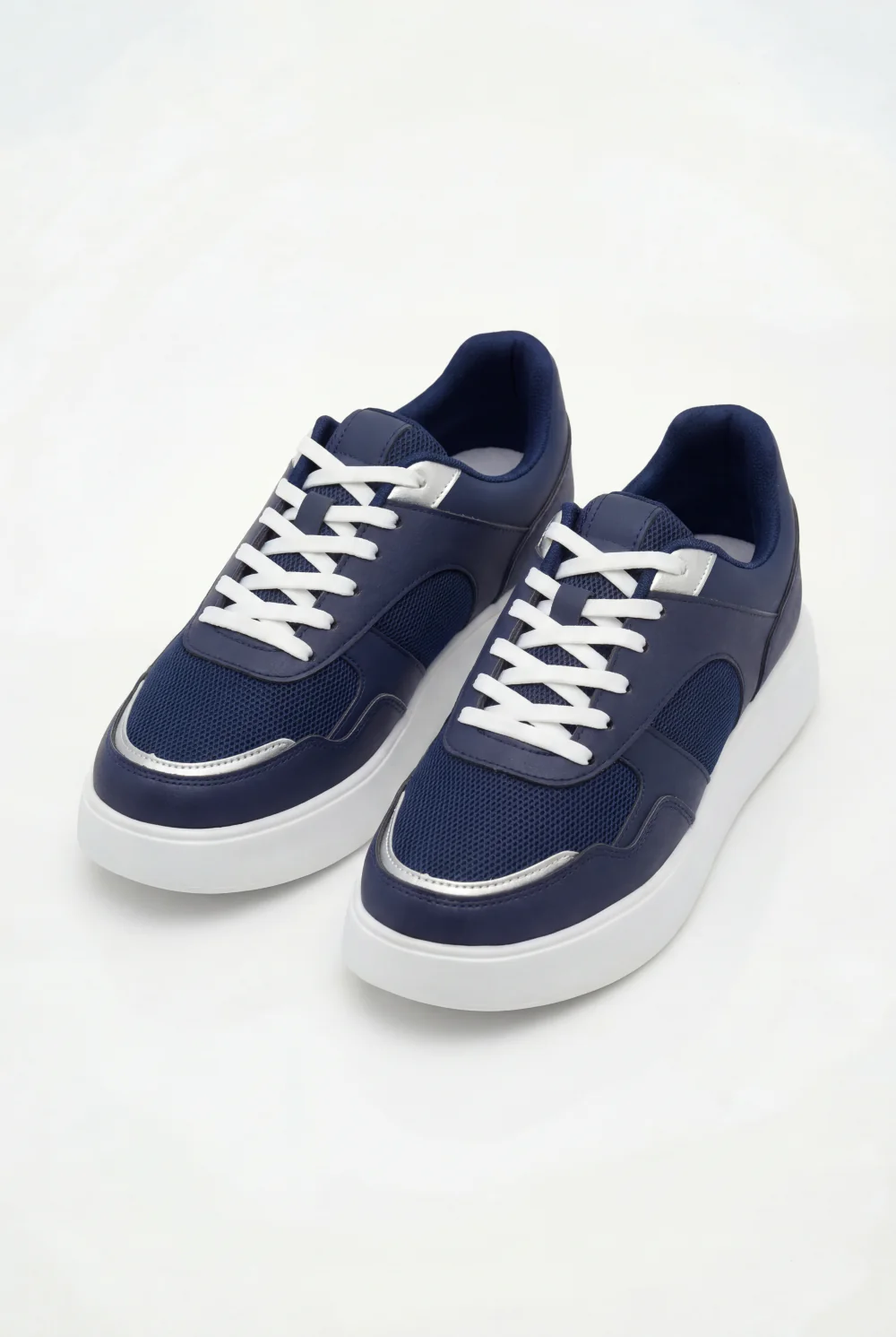 Men's Tomato Store Metallic Piping Modern Look Breathable Mesh Build Shoes - Image 9