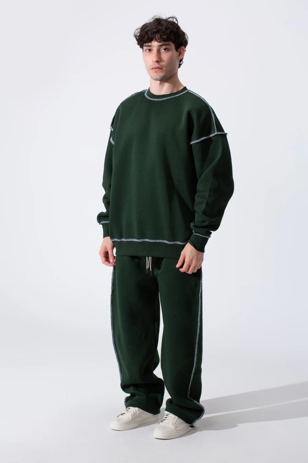 Men's Tomato Store Oversized Classic Crew Neckline Exposed Contrast Stitching Details Outfit - Image 5