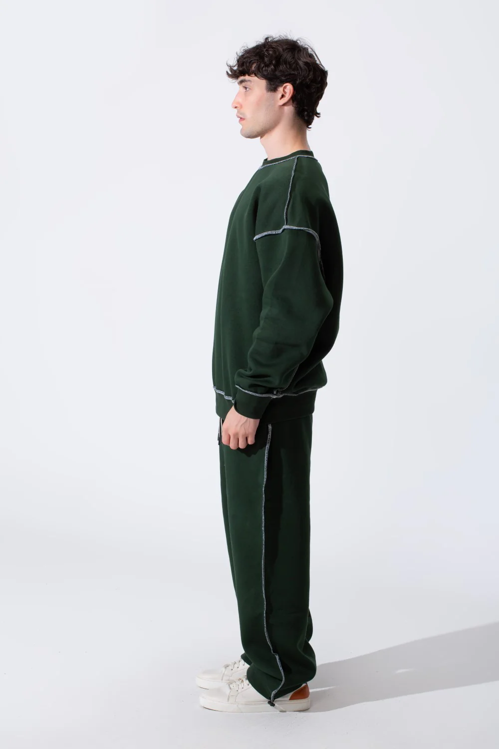Men's Tomato Store Oversized Classic Crew Neckline Exposed Contrast Stitching Details Outfit - Image 8