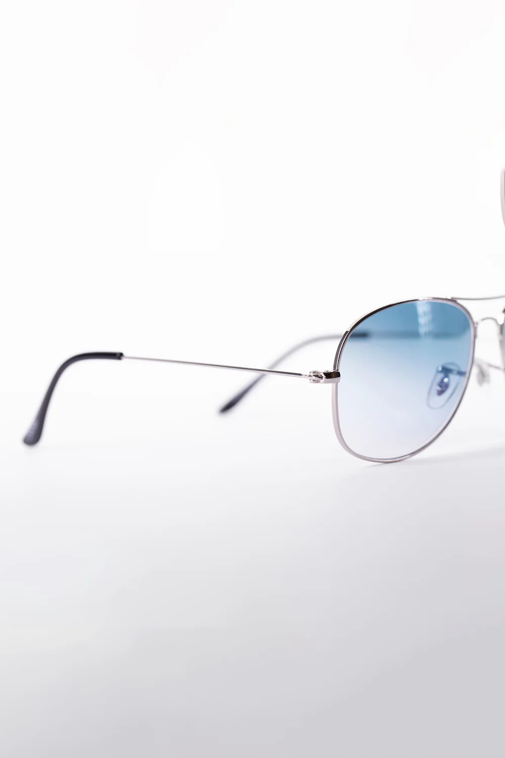 Men's Tomato Sunglasses With A Metal Frame And A Distinctive Modern Design - Image 2