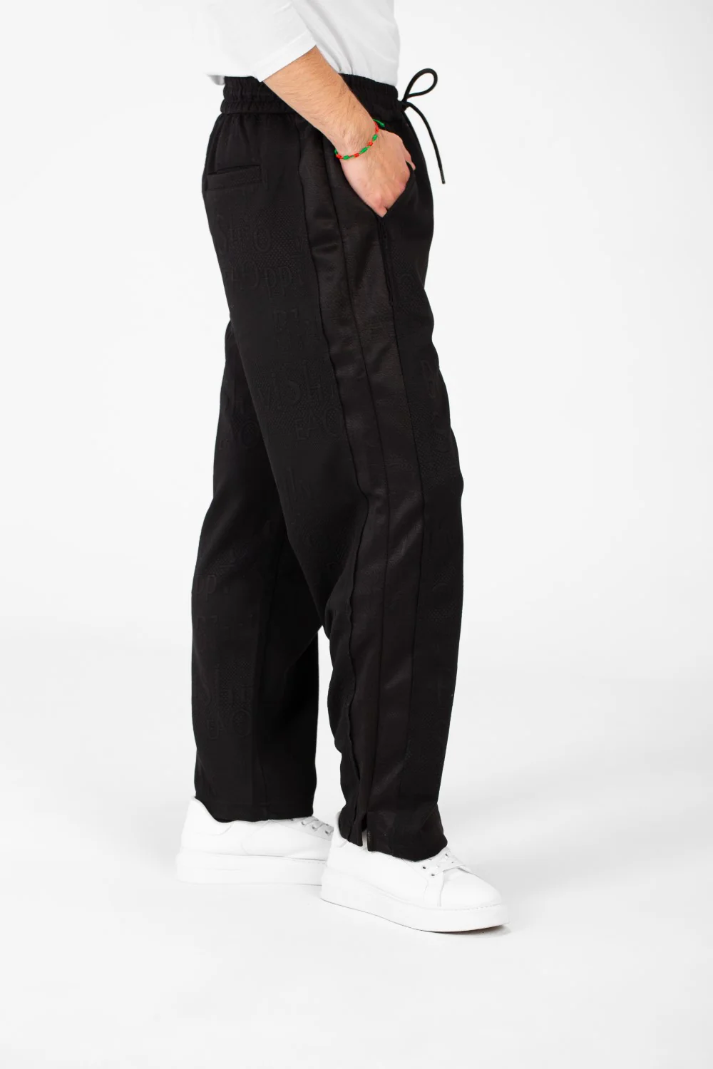 Men's Tomato Sweatpants With Elastic Waist In A Modern Fit - Image 3