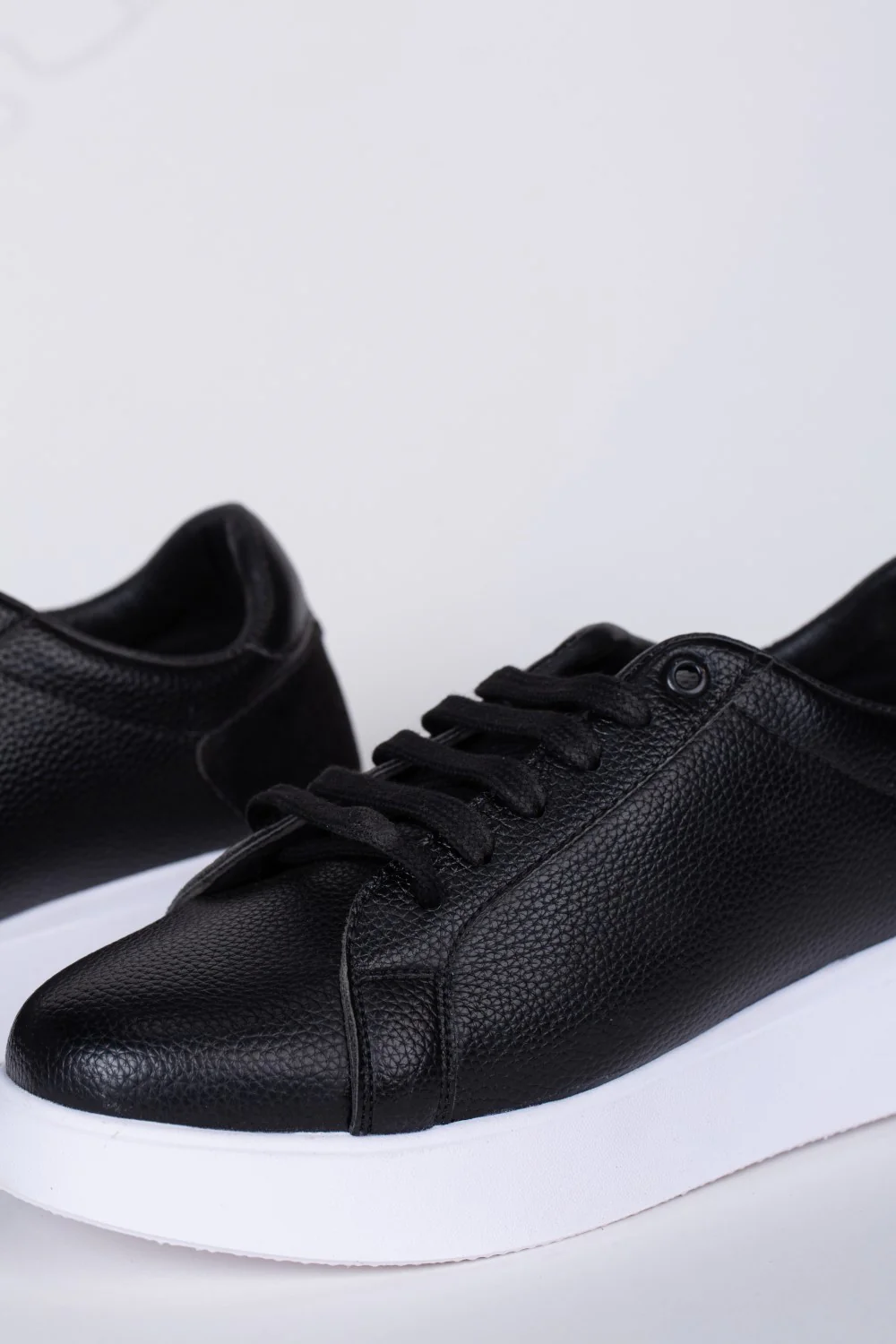 Men's Trendy Leather Sneakers Shoes - Image 4