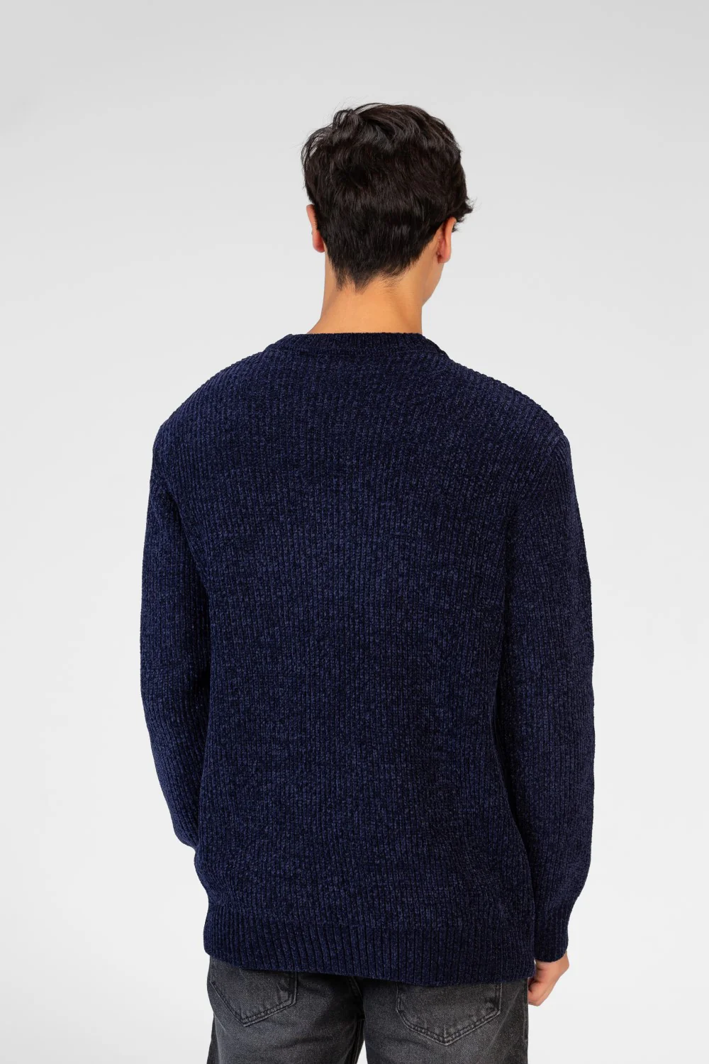 Men's Velvet Pullover With Round Neck And Long Sleeves - Image 22