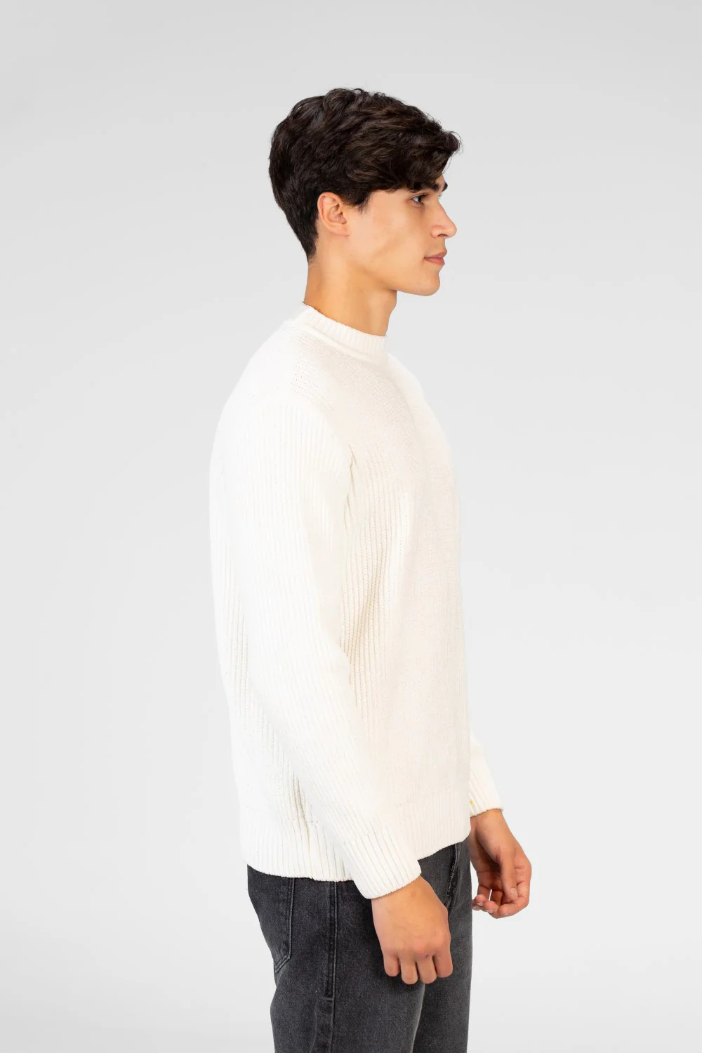 Men's Velvet Pullover With Round Neck And Long Sleeves - Image 35