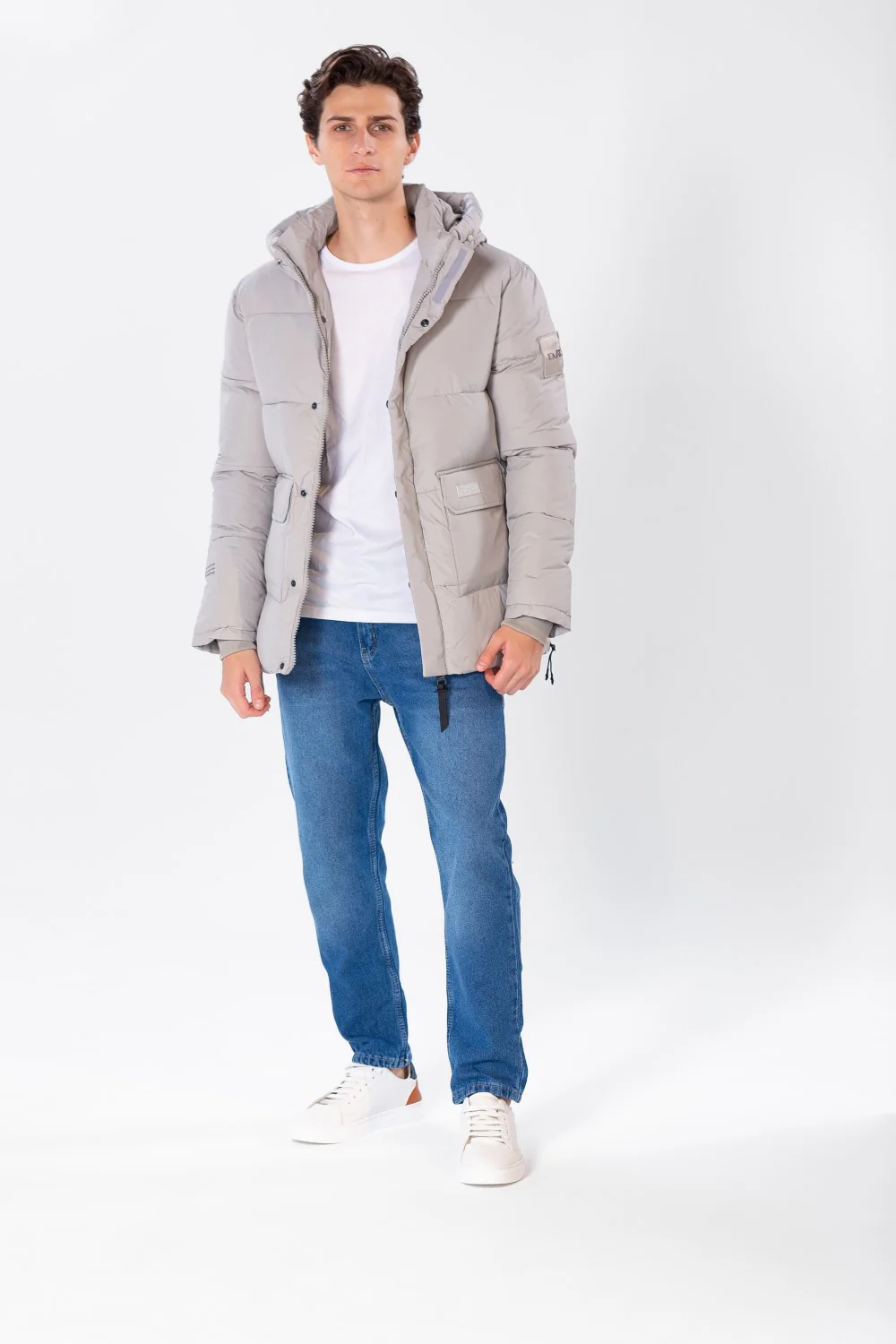 Men's Waterproof Puffer Jacket With Front Pockets - Image 9