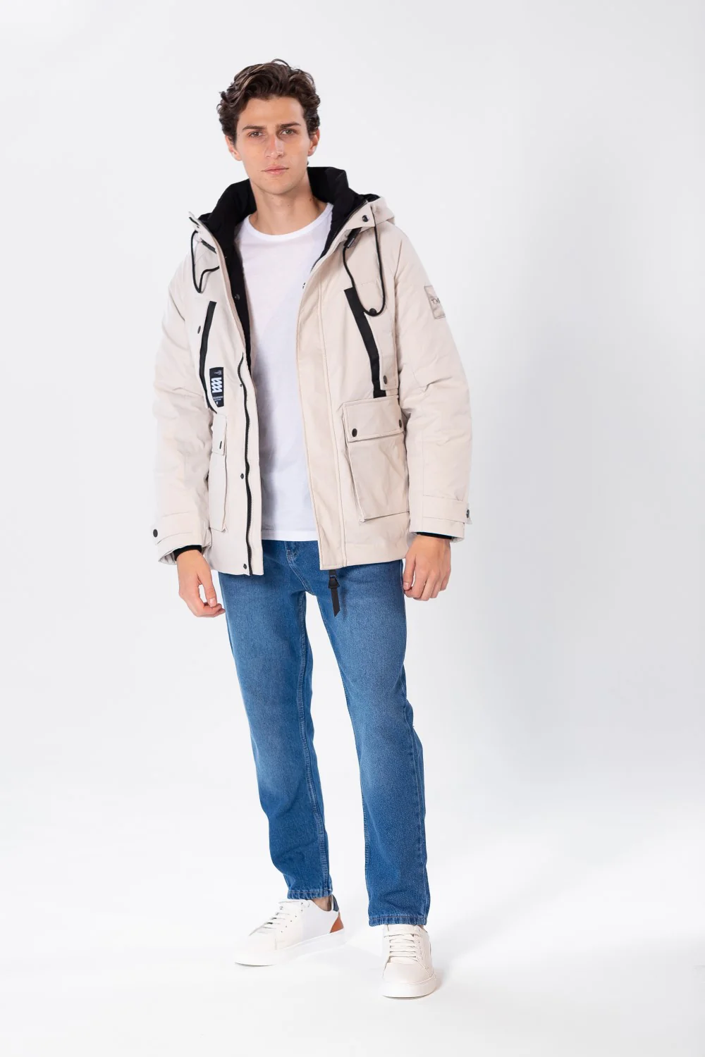 Men's Waterproof Puffer Jacket With Pockets In Modern Design - Image 3