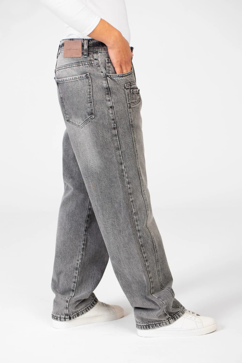 Men's Wide Leg Jeans Pants With Front Button Closure - Image 19