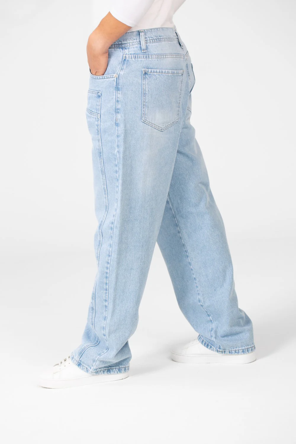 Men's Wide Leg Jeans Pants With Front Button Closure - Image 24
