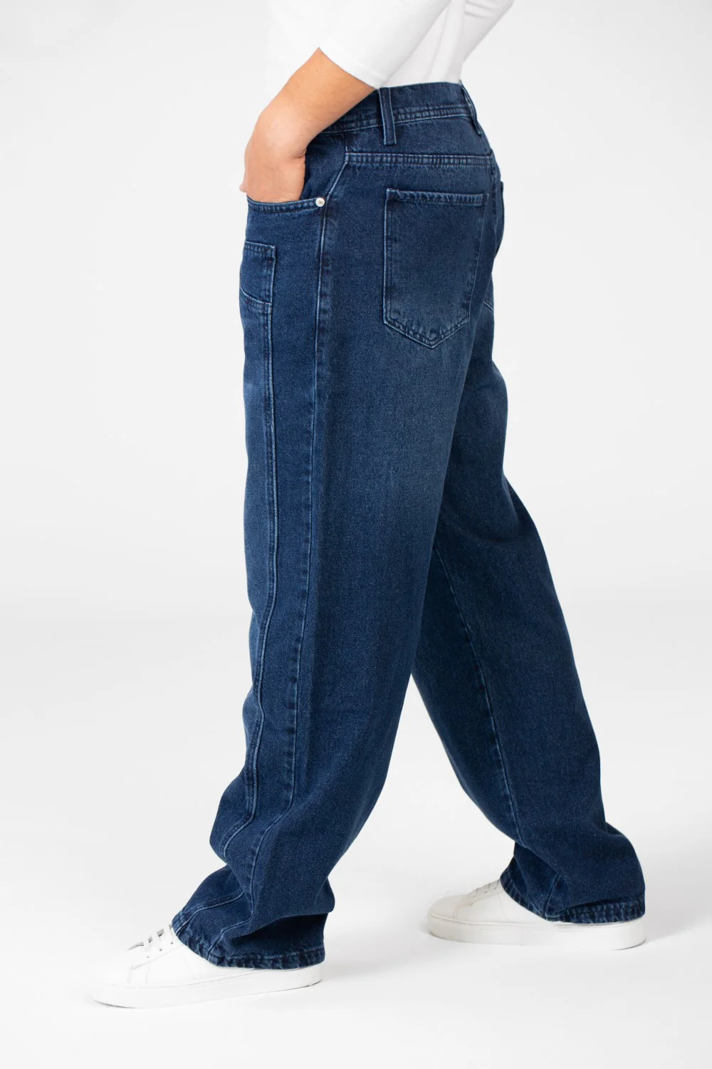 Men's Wide Leg Jeans Pants With Front Button Closure - Image 8